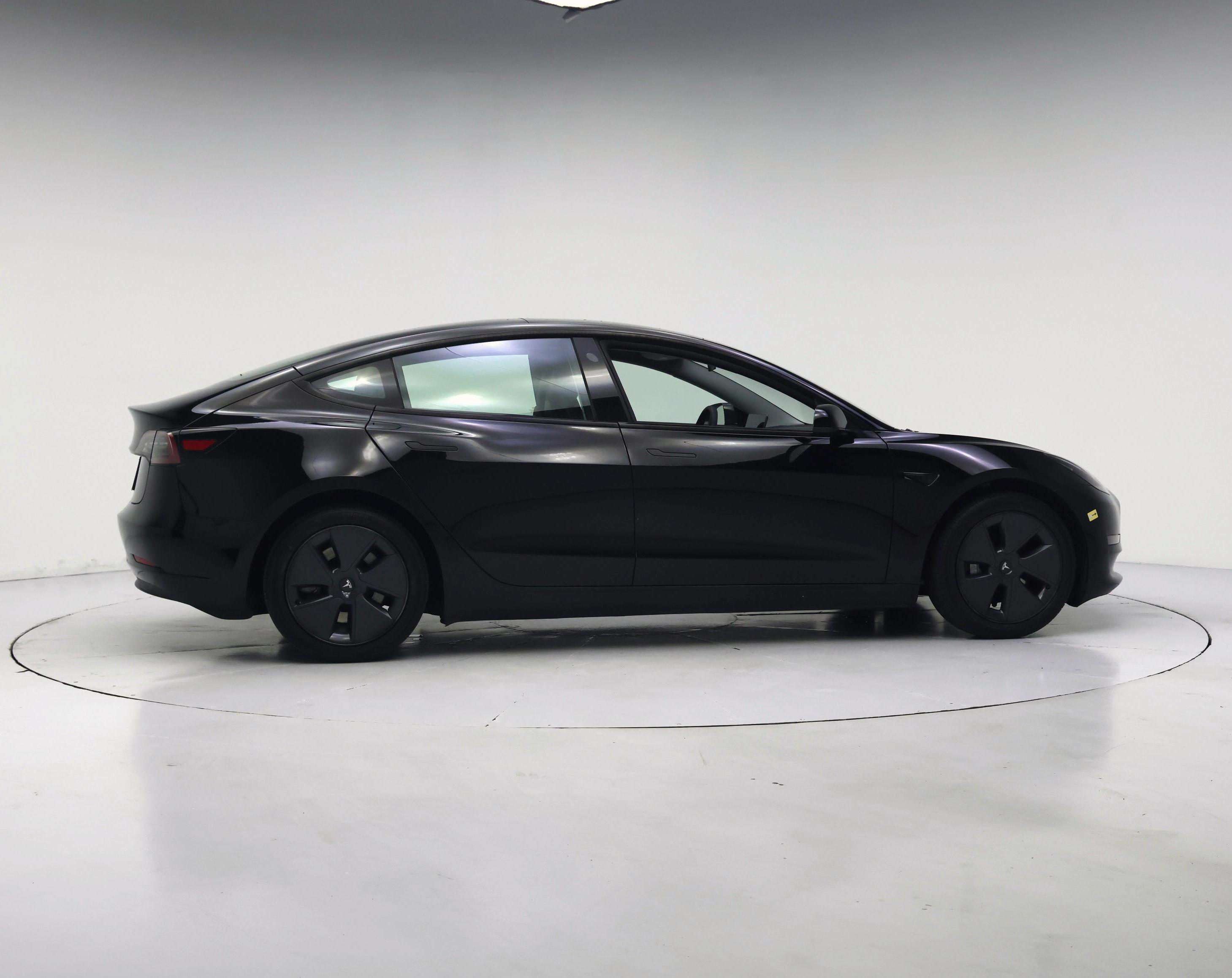 Thumbnail: 2023 Tesla Model 3 - 7