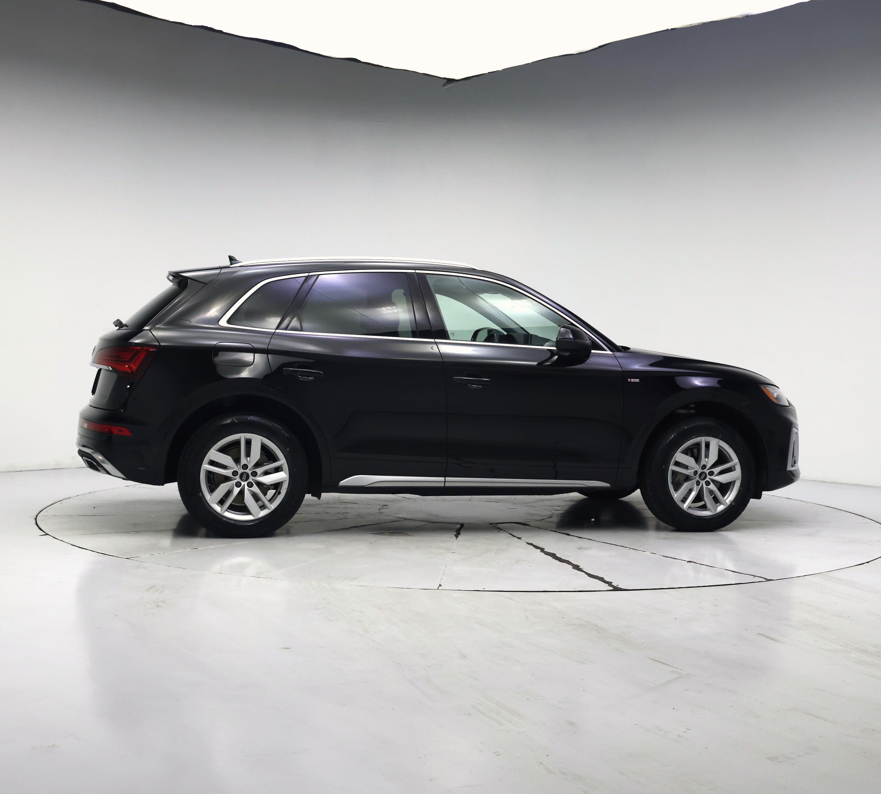 Thumbnail: 2023 Audi Q5 - 7