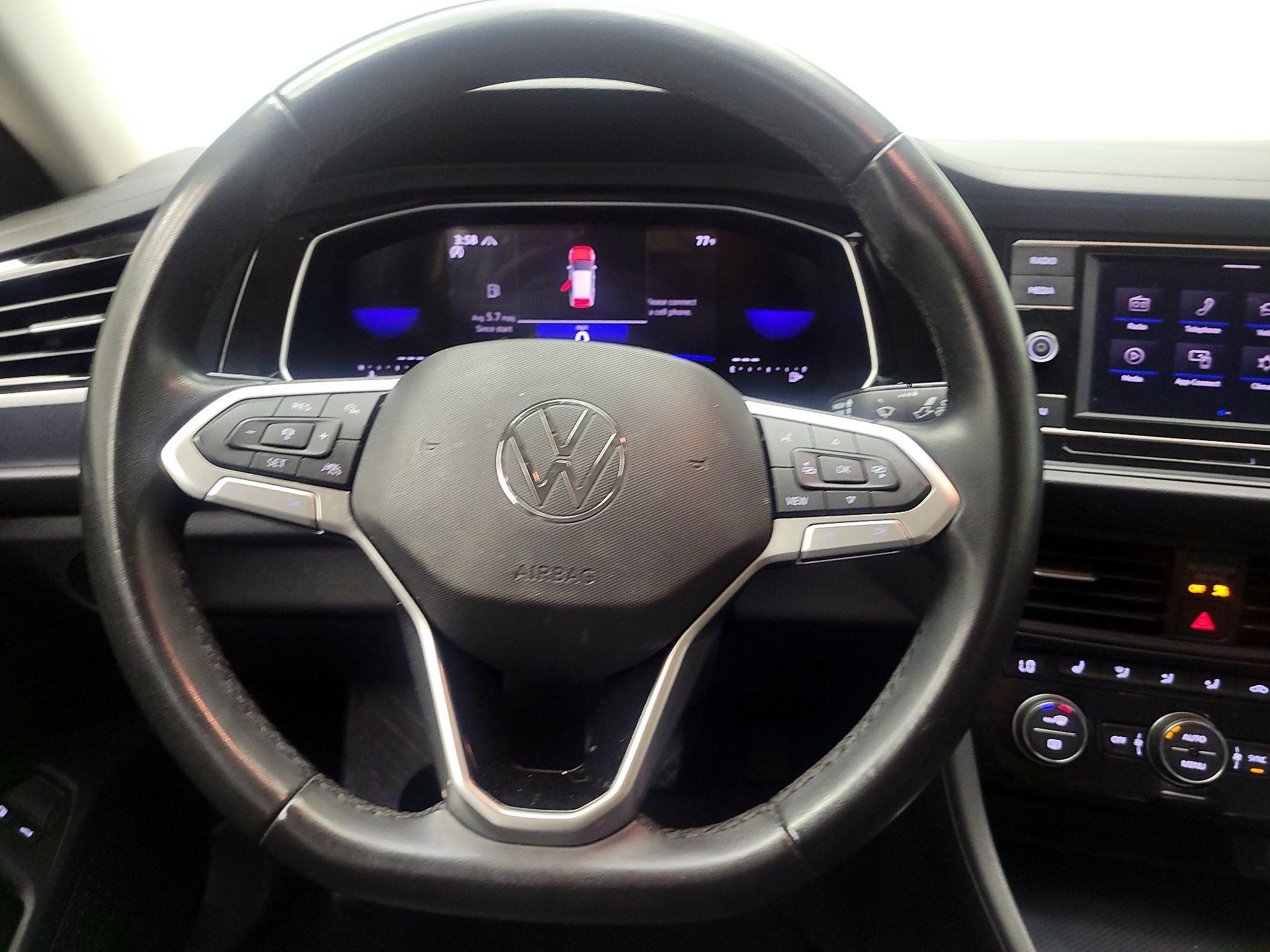 Thumbnail: 2024 Volkswagen Jetta - 10