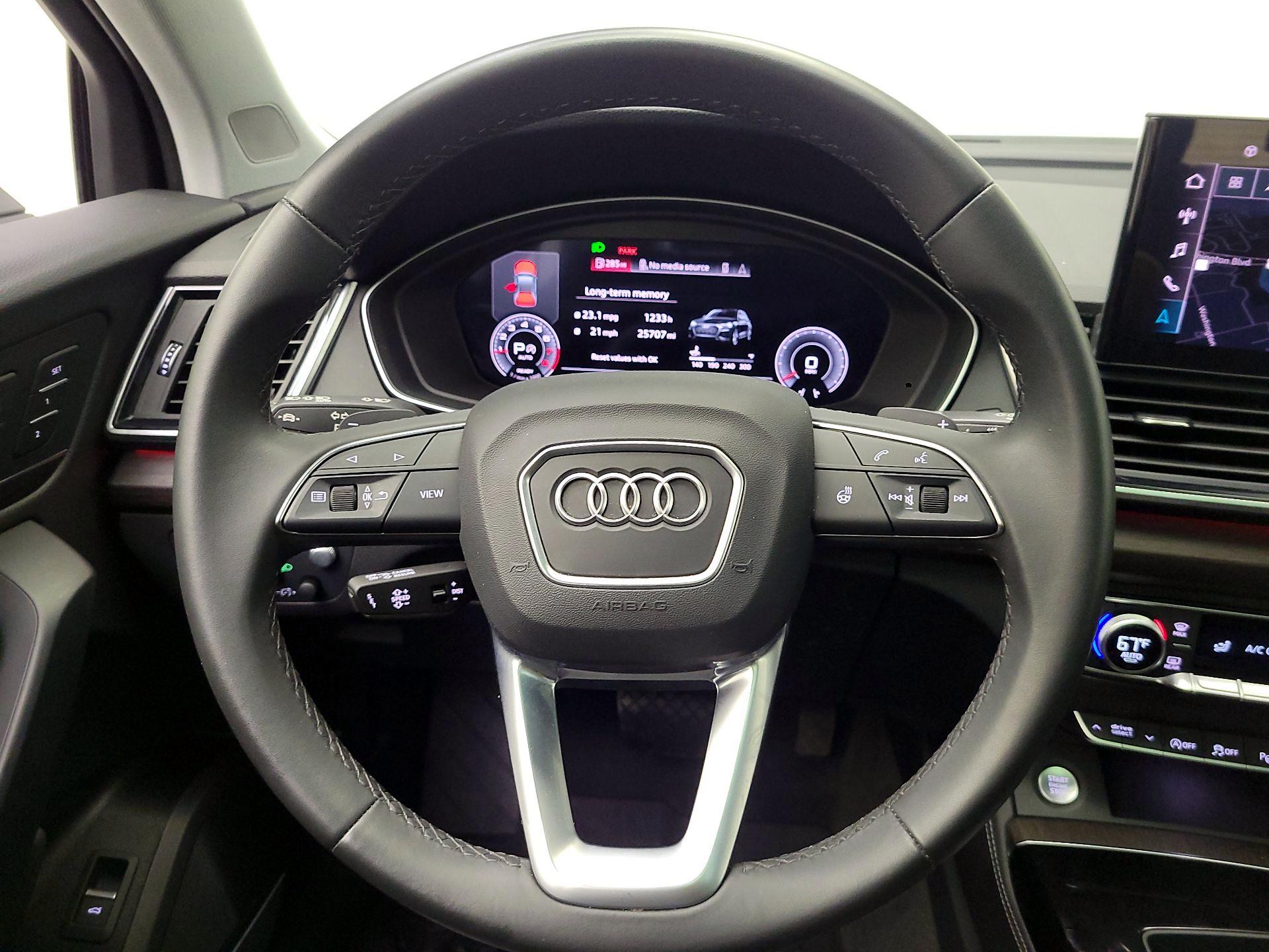 Thumbnail: 2023 Audi Q5 - 10