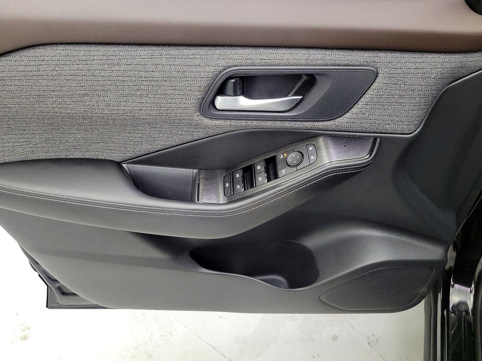 2022 Nissan Rogue SV - Photo 13