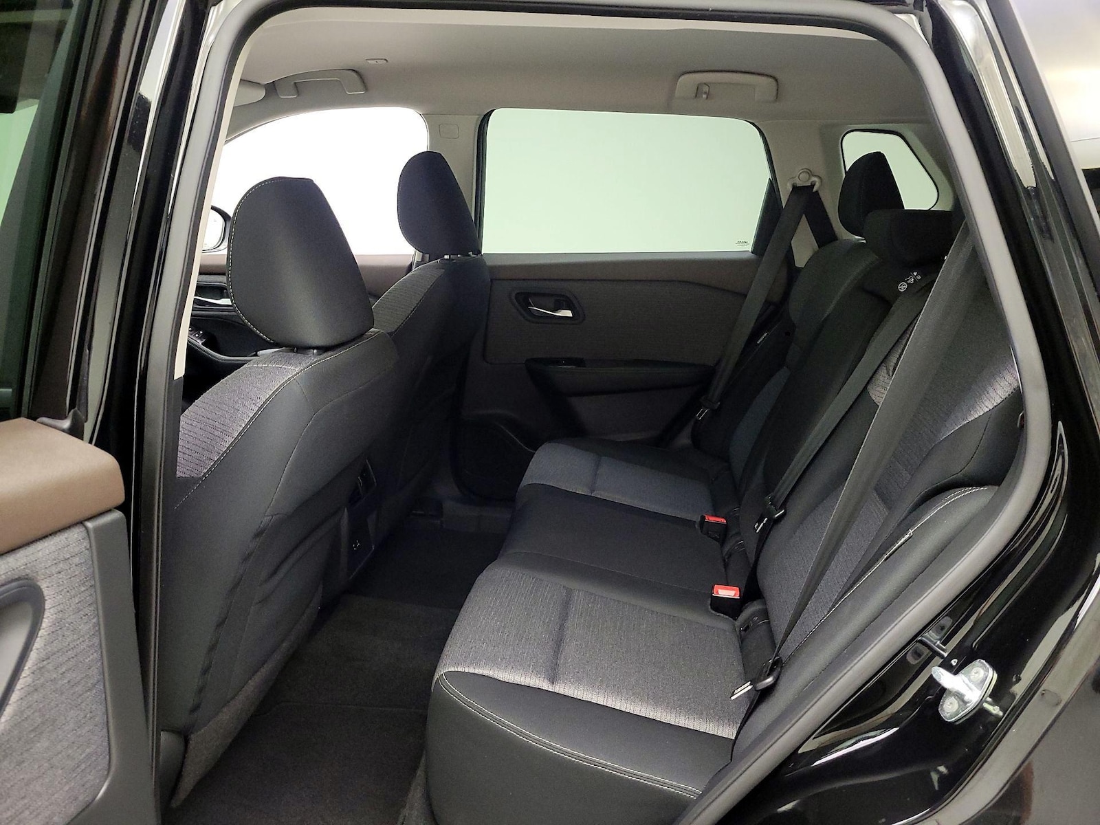 2022 Nissan Rogue SV - Photo 20