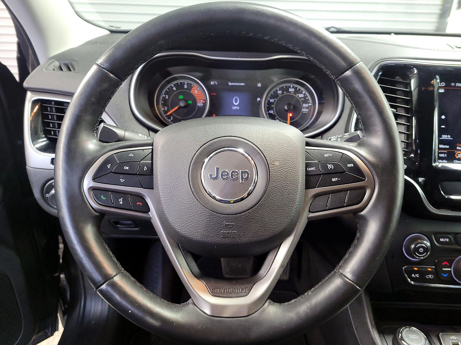 Thumbnail: 2019 Jeep Cherokee - 10