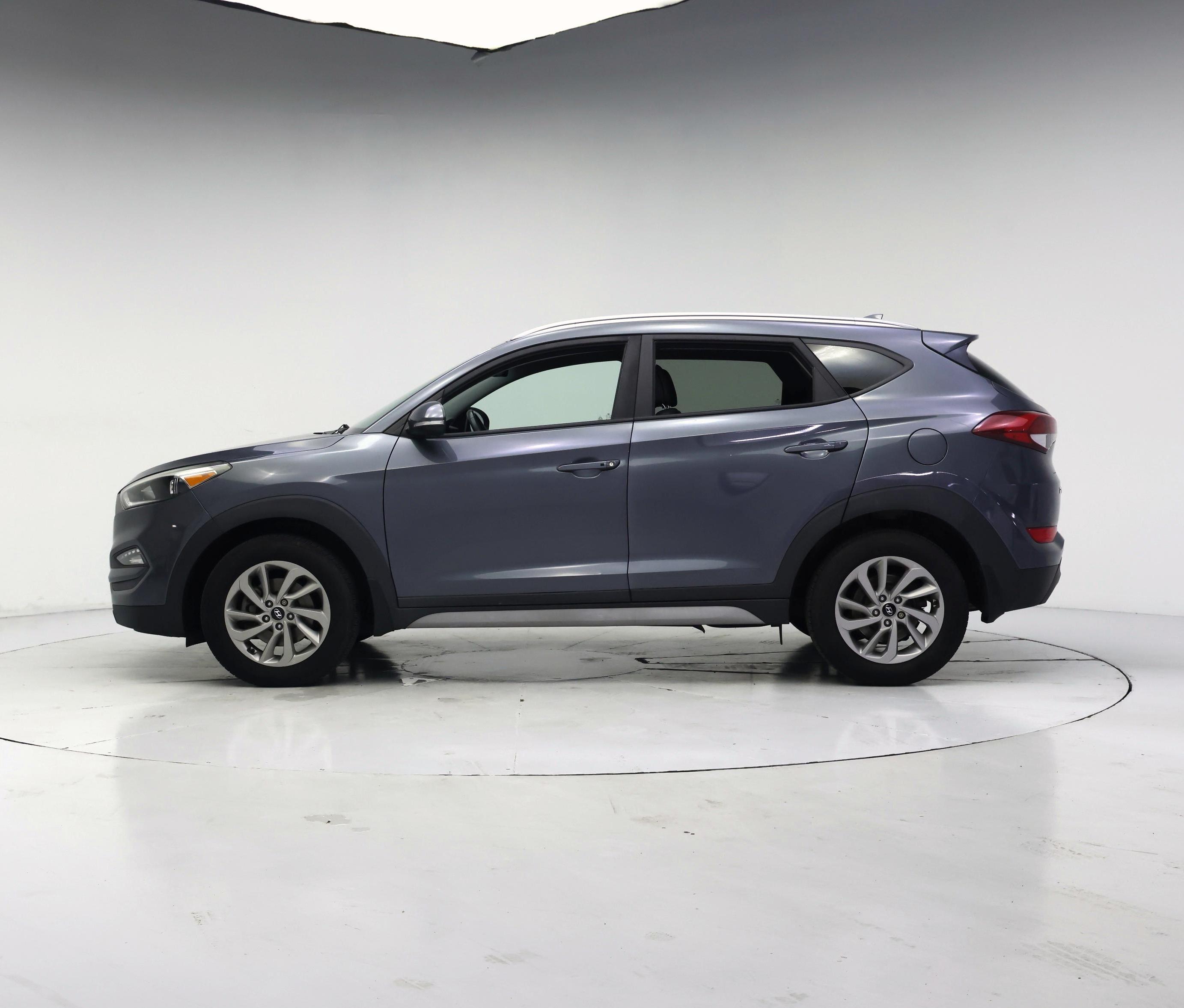 Thumbnail: 2017 Hyundai Tucson - 3