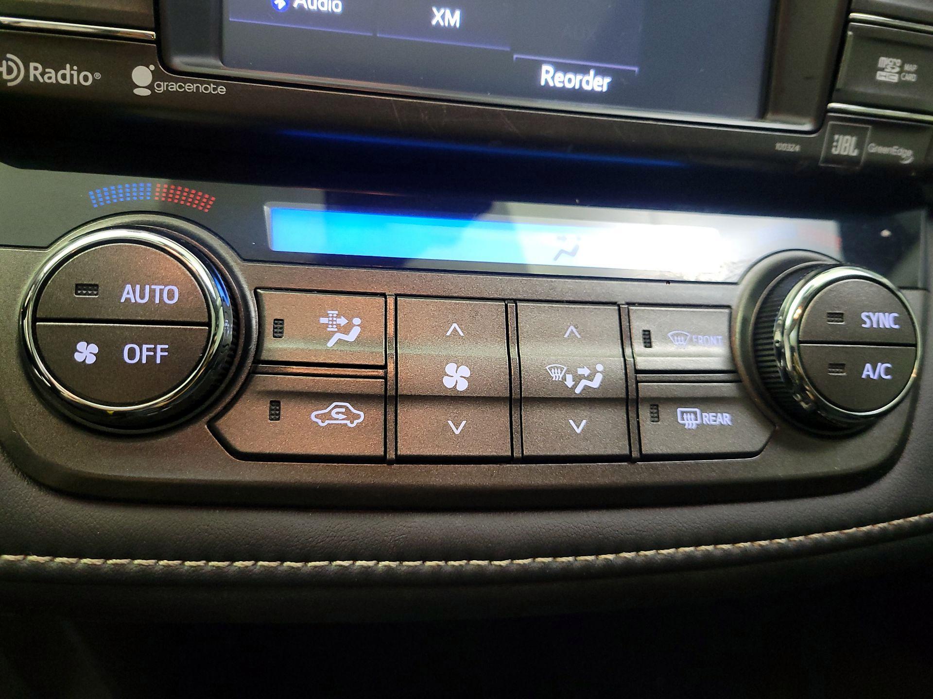 Thumbnail: 2014 Toyota RAV4 - 16