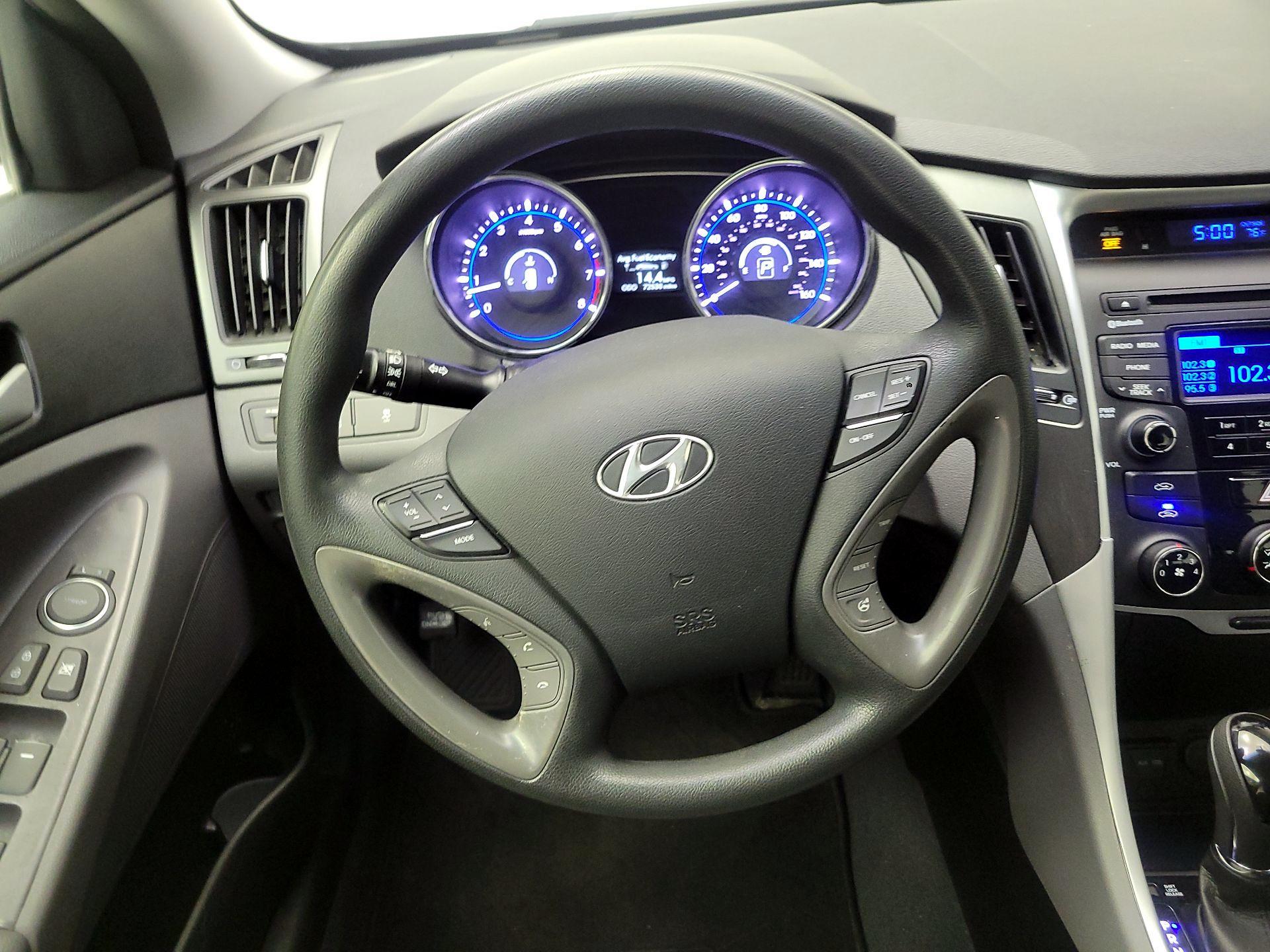 Thumbnail: 2014 Hyundai Sonata - 10