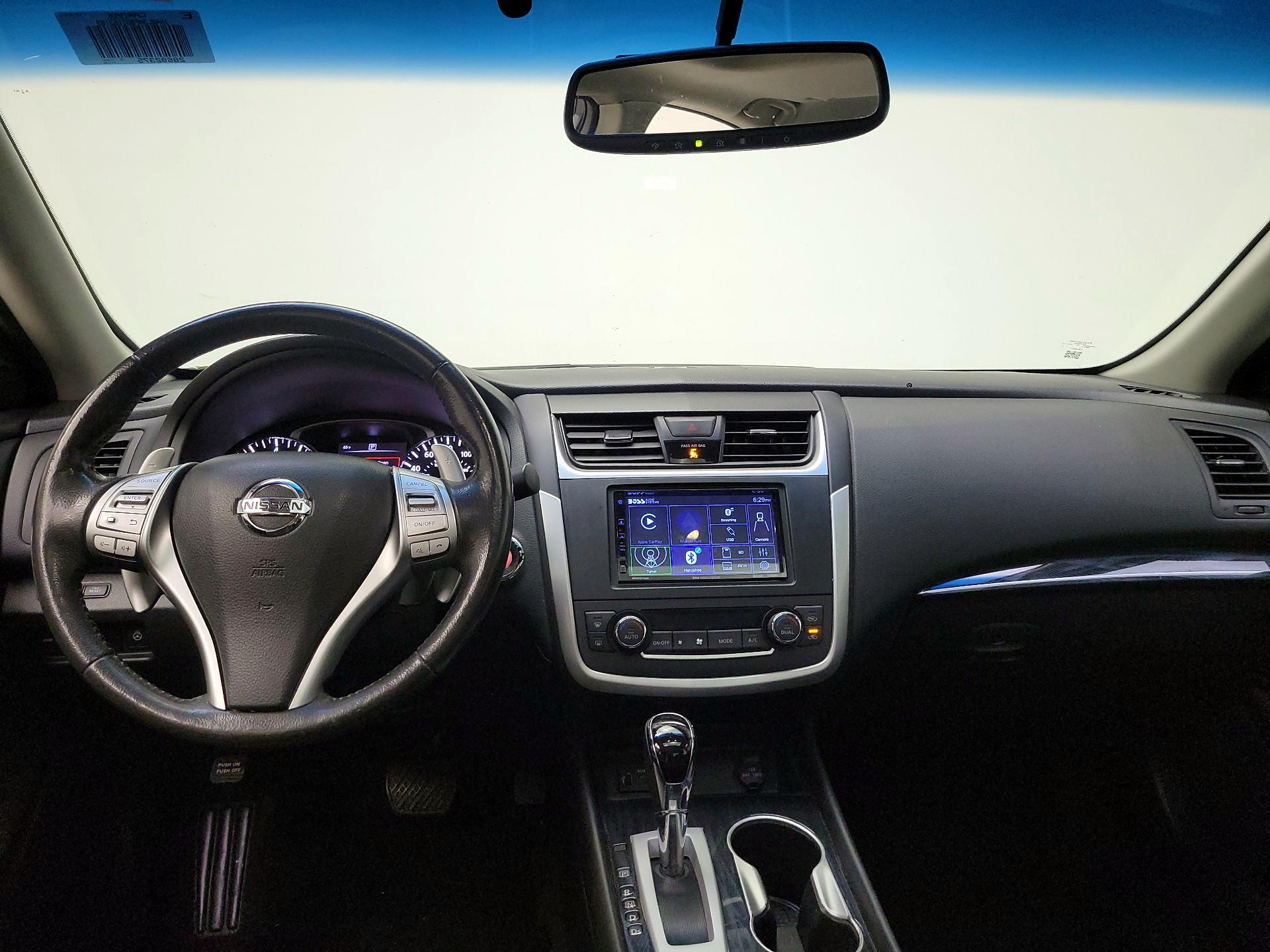 Thumbnail: 2016 Nissan Altima - 9