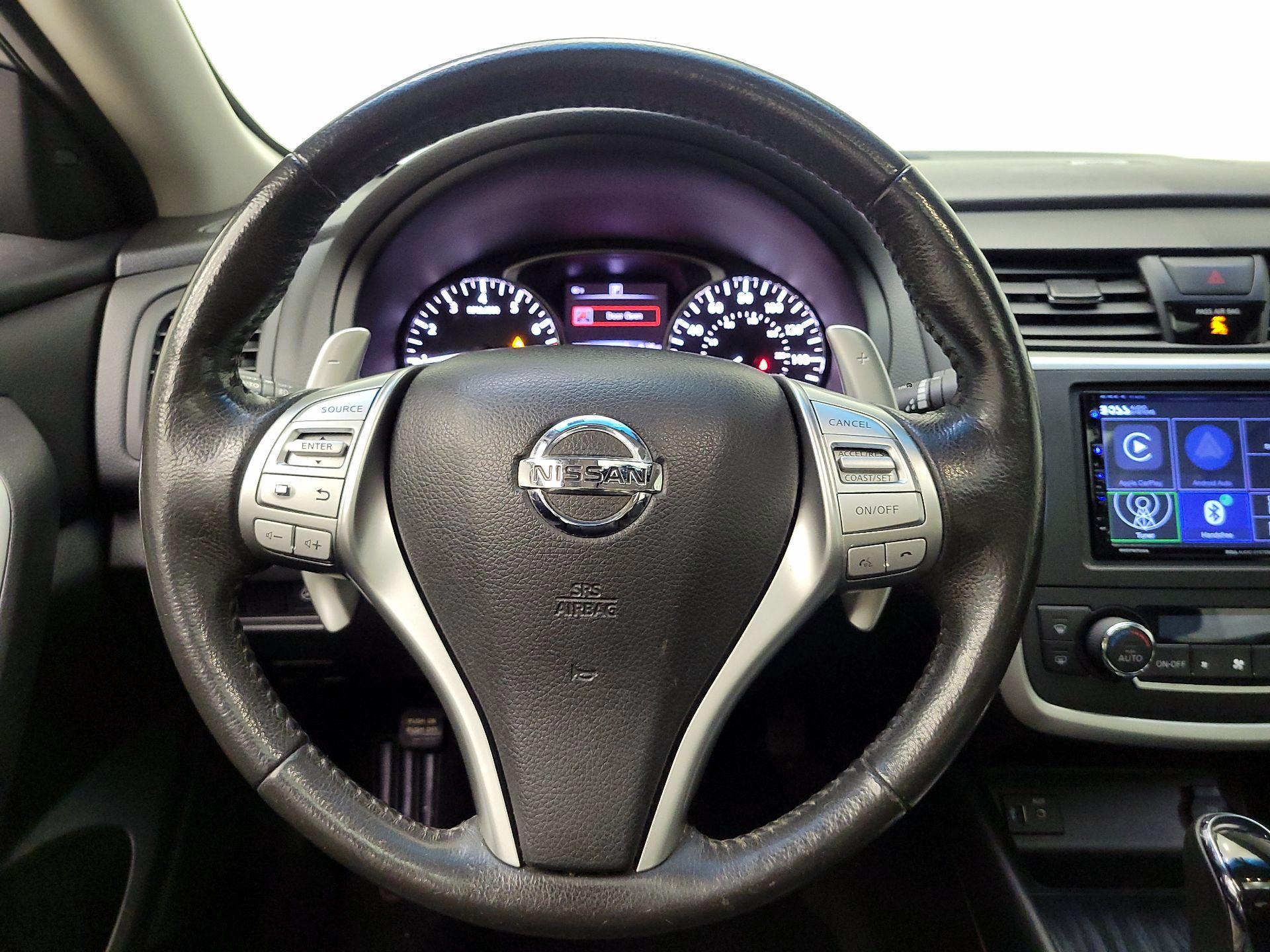 Thumbnail: 2016 Nissan Altima - 10