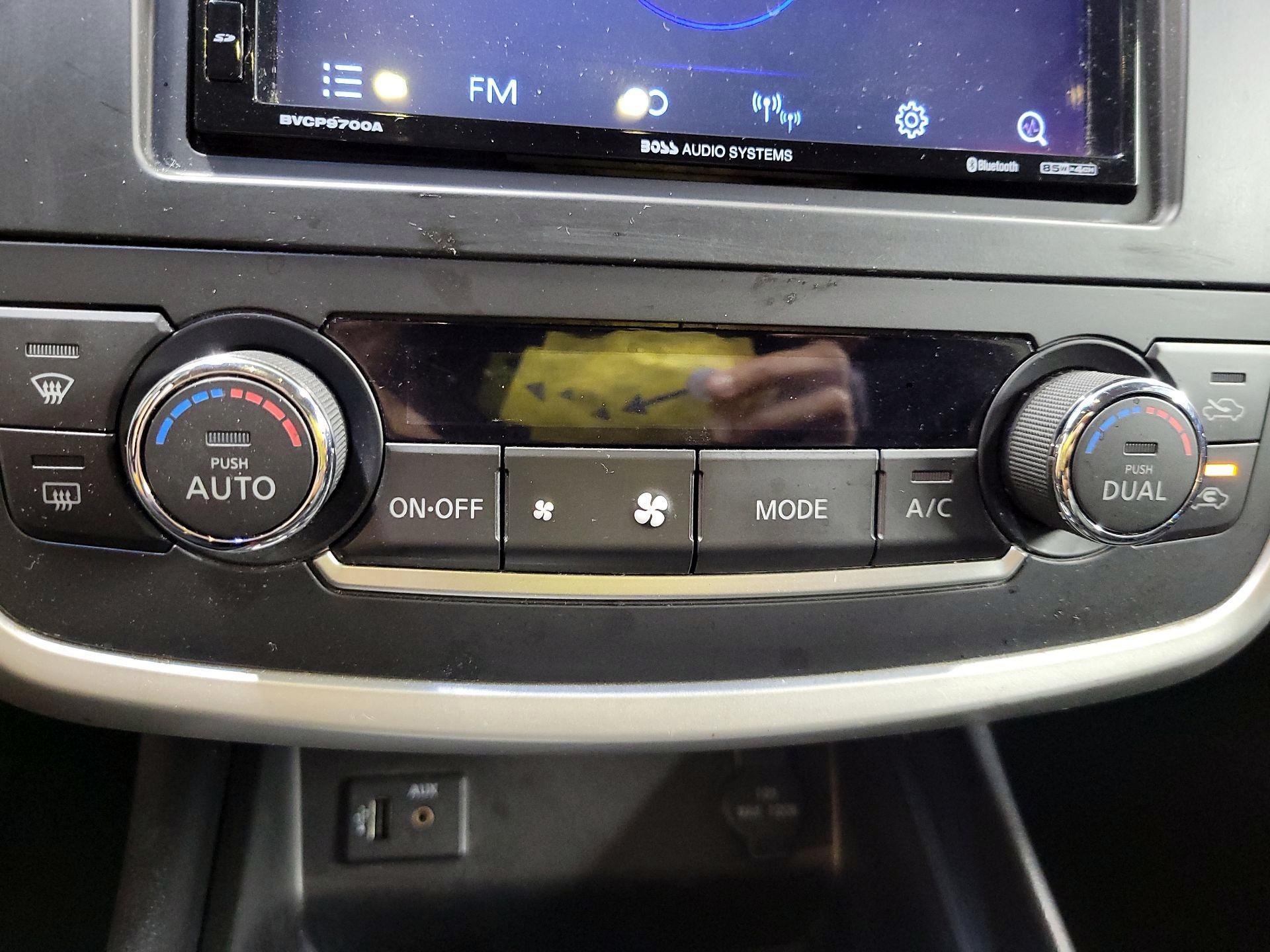 Thumbnail: 2016 Nissan Altima - 16