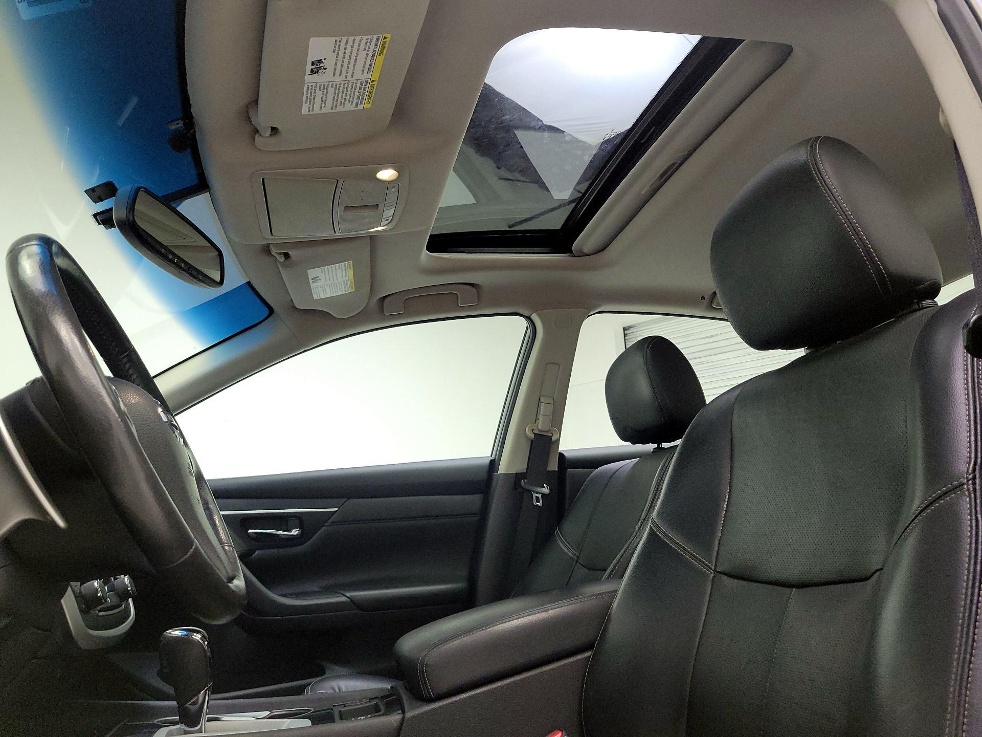 Thumbnail: 2016 Nissan Altima - 19