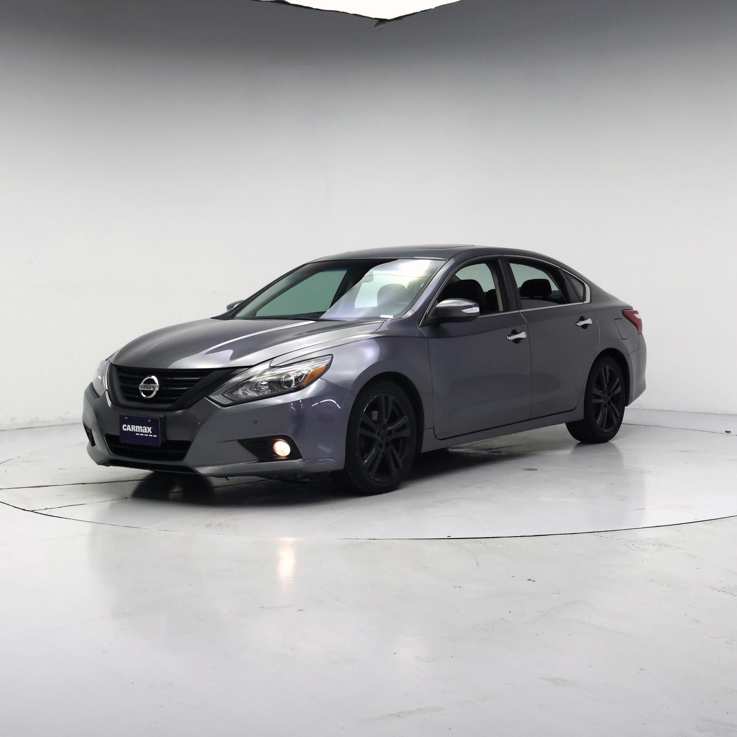 Thumbnail: 2016 Nissan Altima - 4