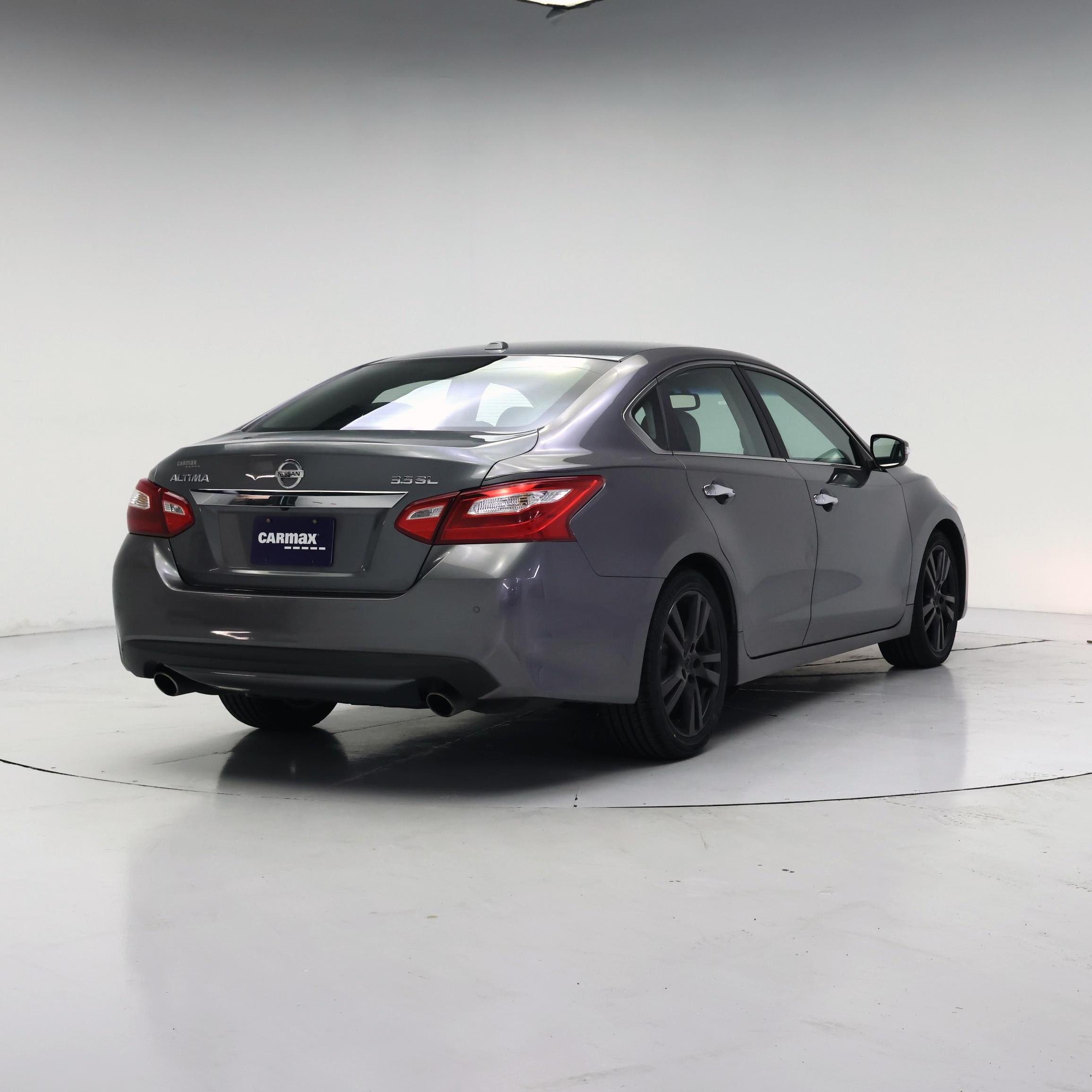 Thumbnail: 2016 Nissan Altima - 8