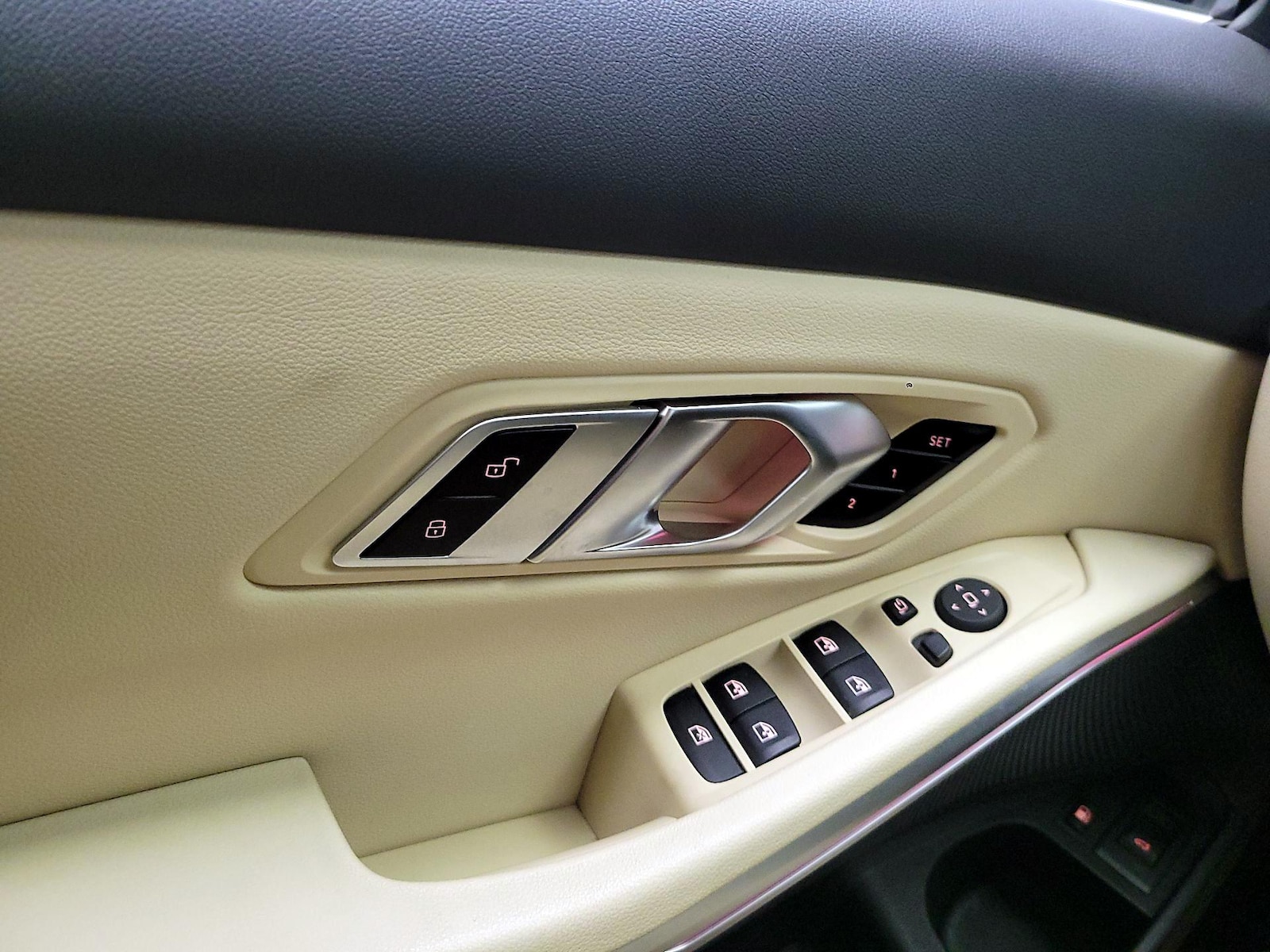 2023 BMW 3 Series 330e - Photo 13
