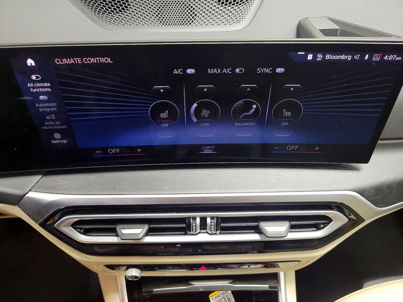 2023 BMW 3 Series 330e - Photo 18
