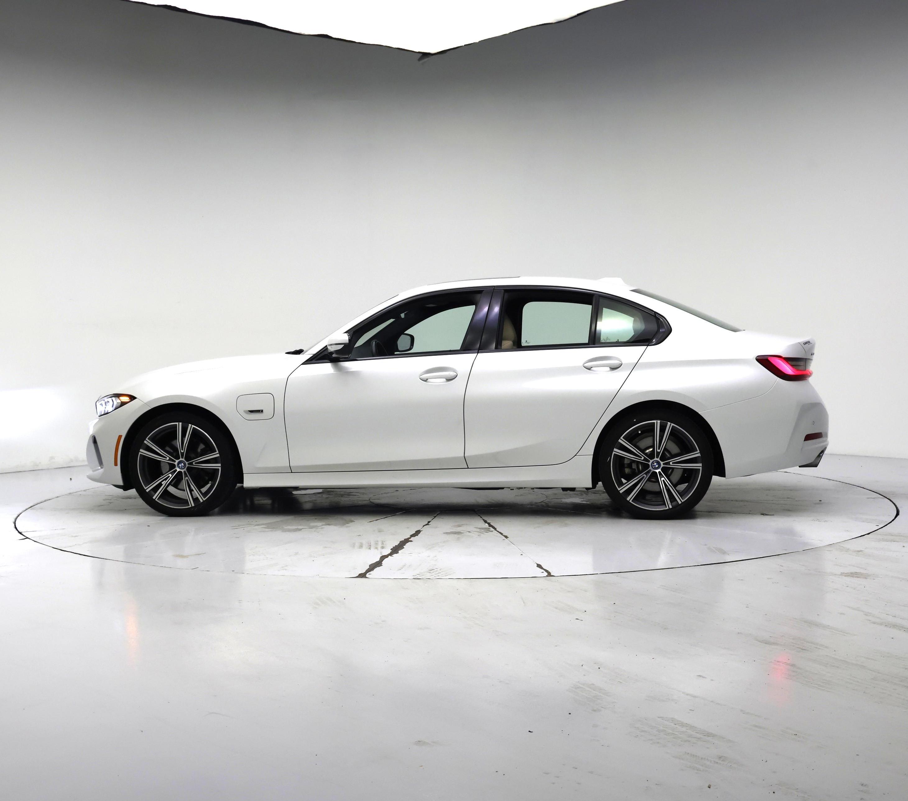 Thumbnail: 2023 BMW 3 Series - 3