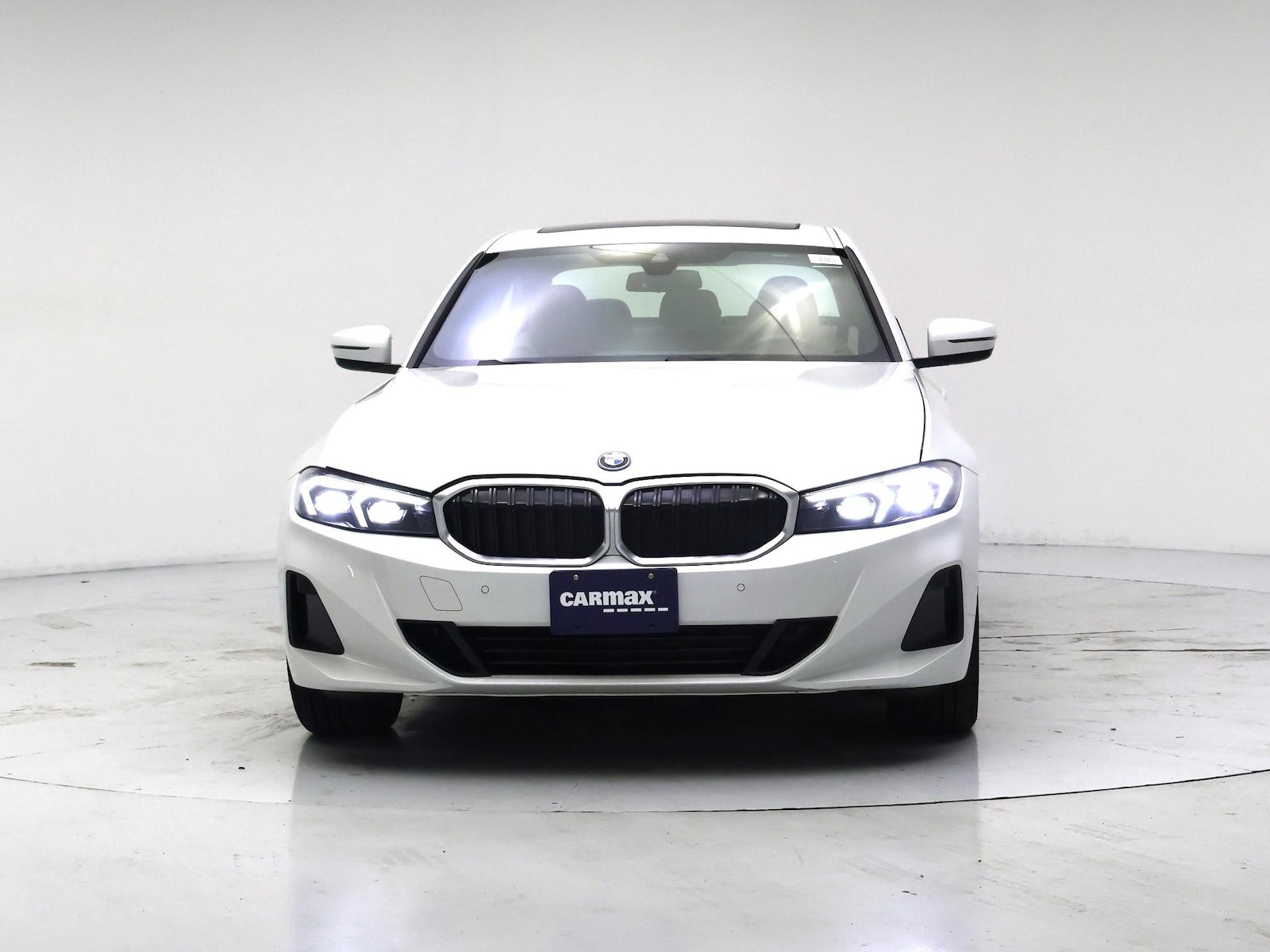 2023 BMW 3 Series 330e - Photo 6