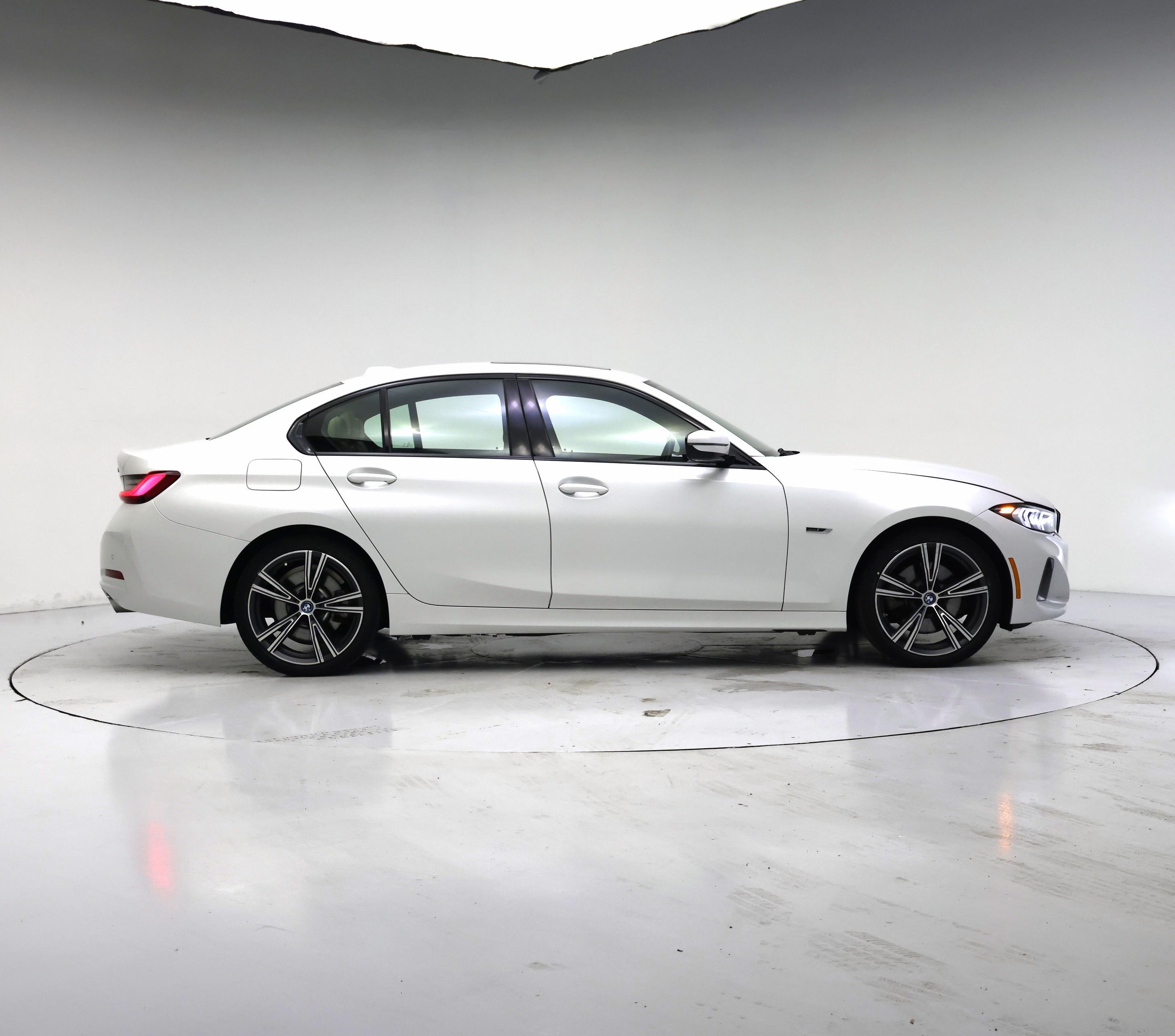 Thumbnail: 2023 BMW 3 Series - 7