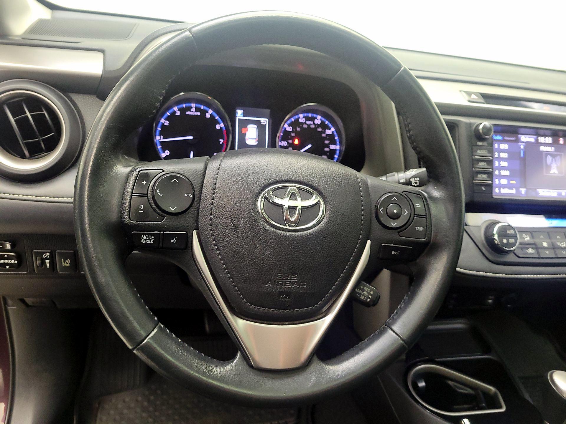 Thumbnail: 2017 Toyota RAV4 - 10