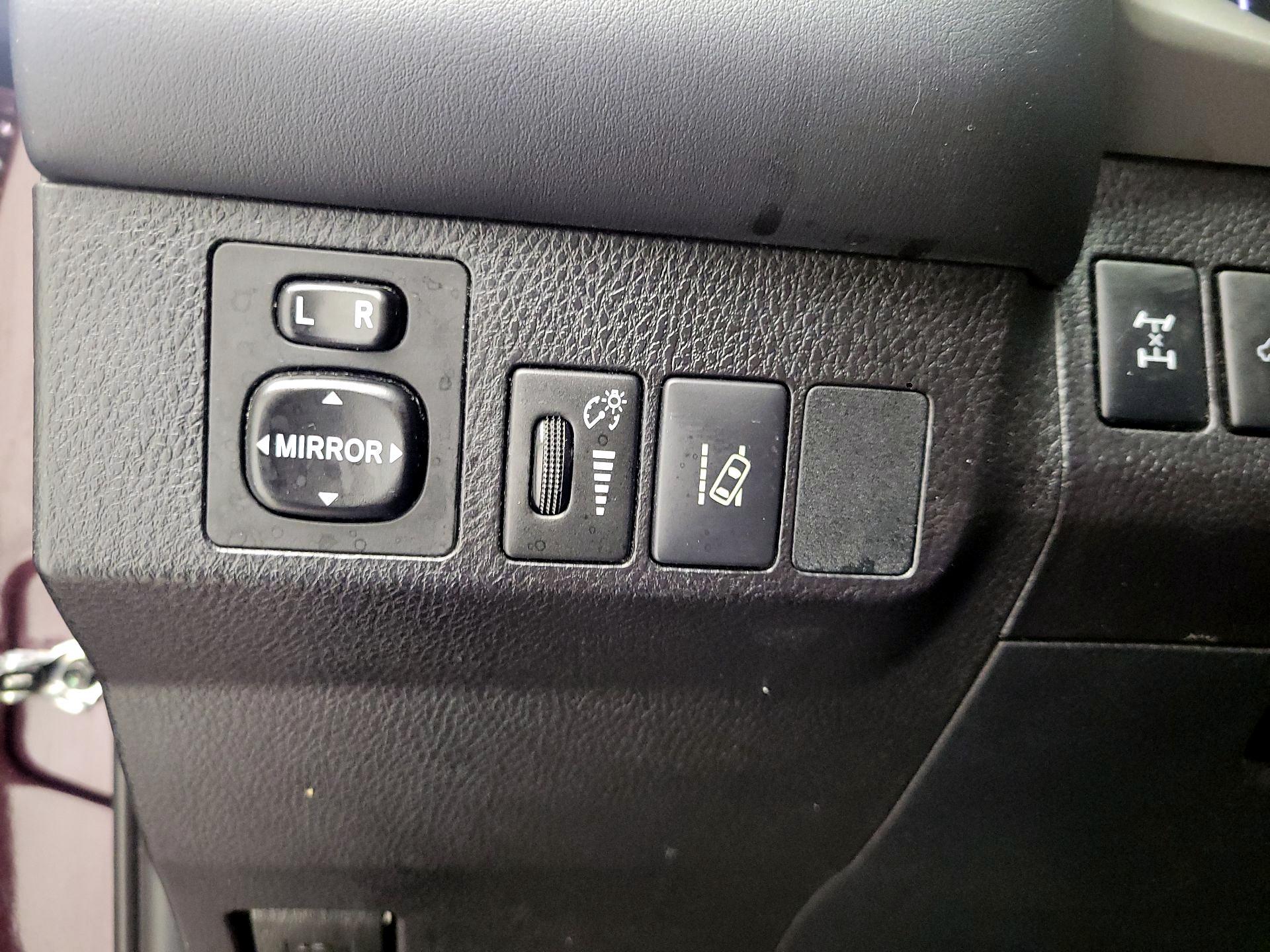 Thumbnail: 2017 Toyota RAV4 - 13