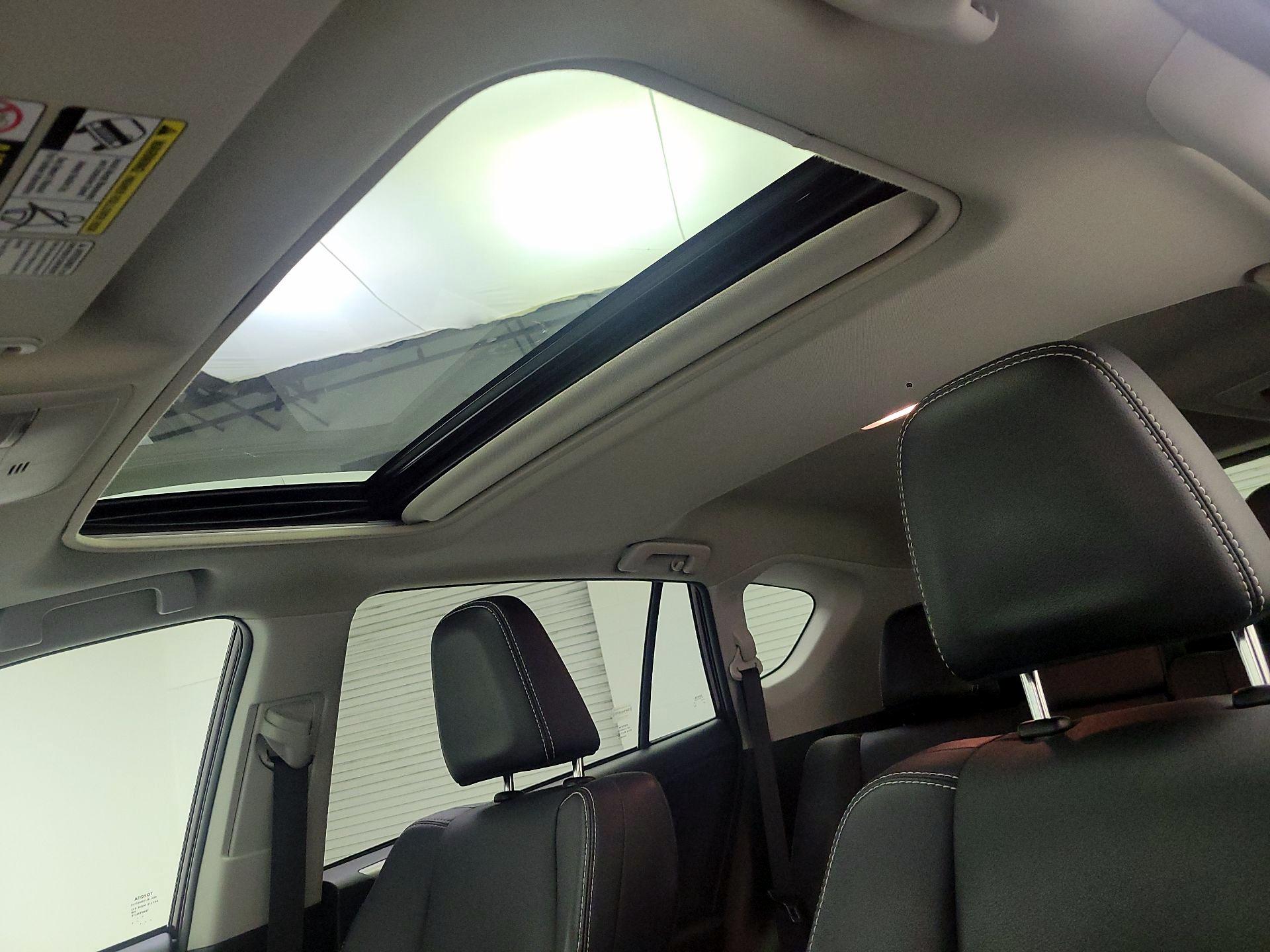 Thumbnail: 2017 Toyota RAV4 - 19