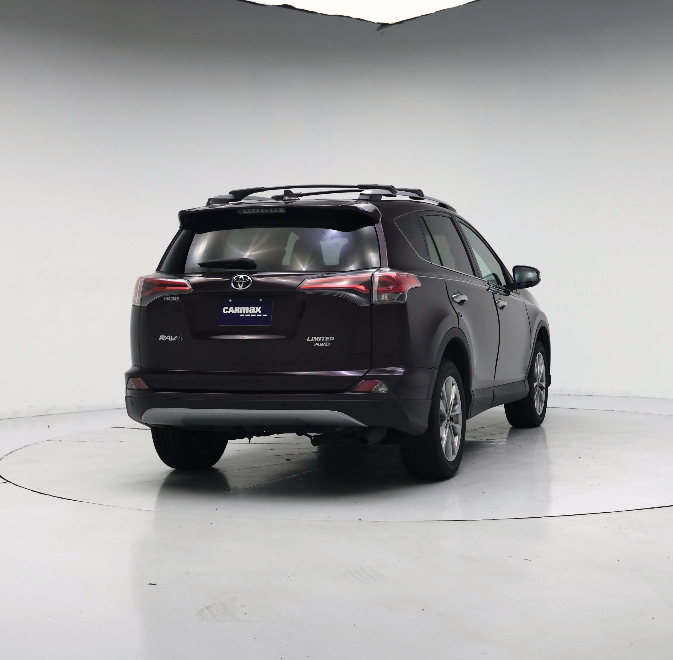 Thumbnail: 2017 Toyota RAV4 - 8