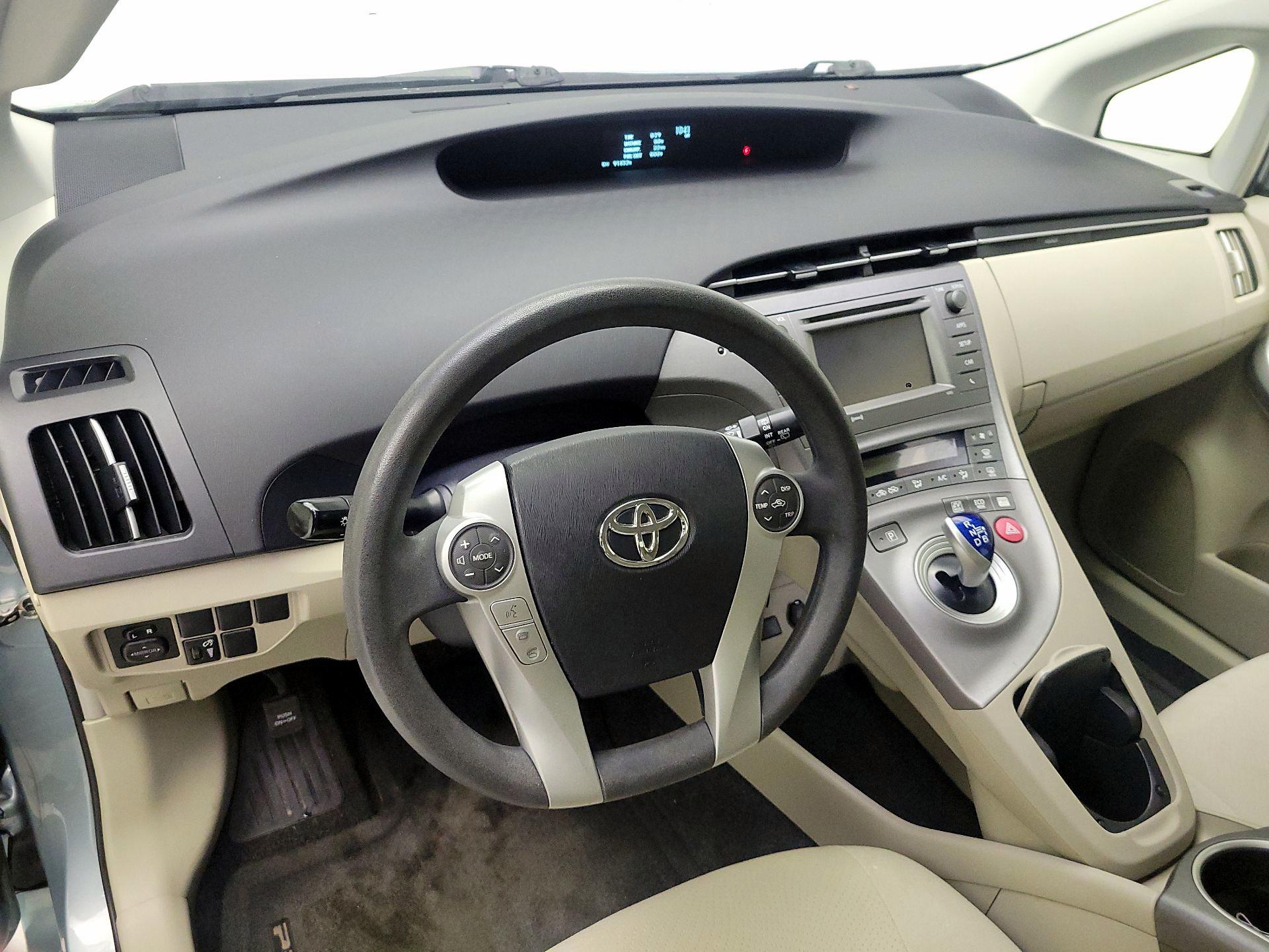 Thumbnail: 2015 Toyota Prius - 9