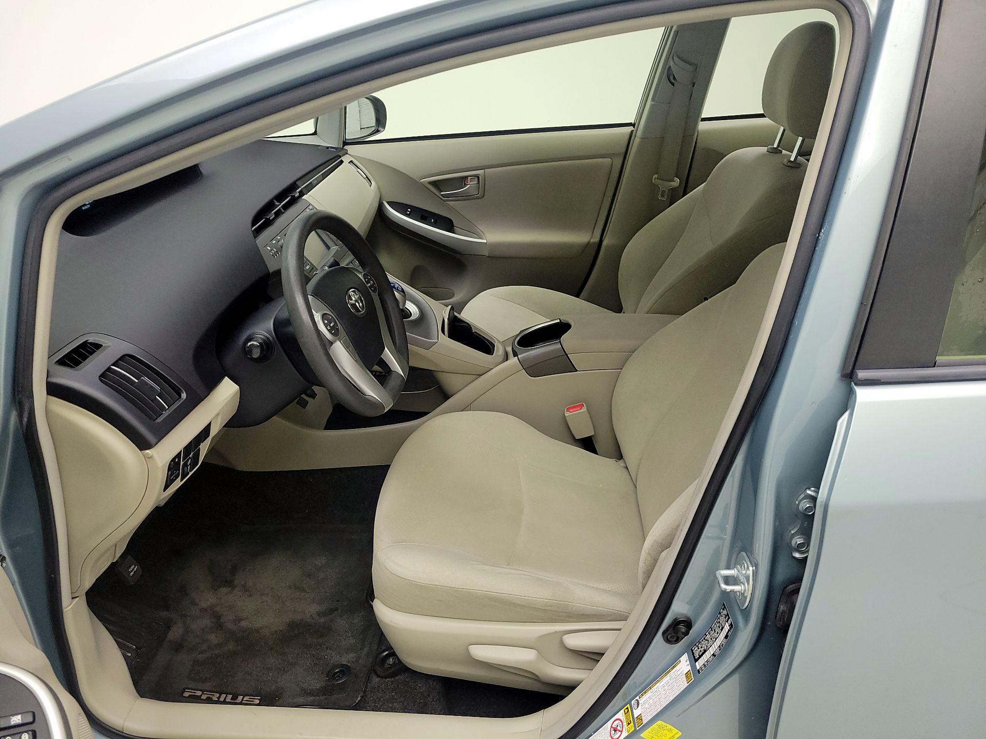 Thumbnail: 2015 Toyota Prius - 11