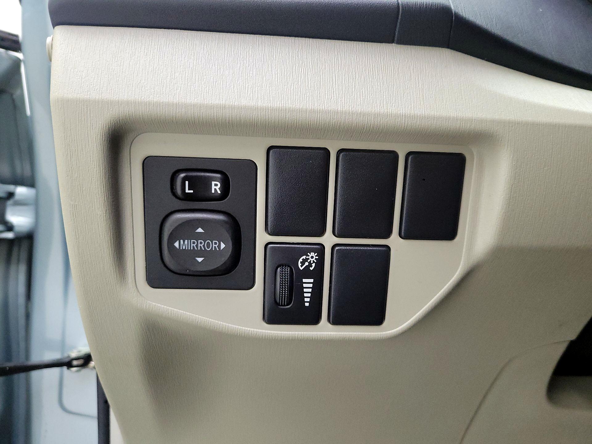 Thumbnail: 2015 Toyota Prius - 13