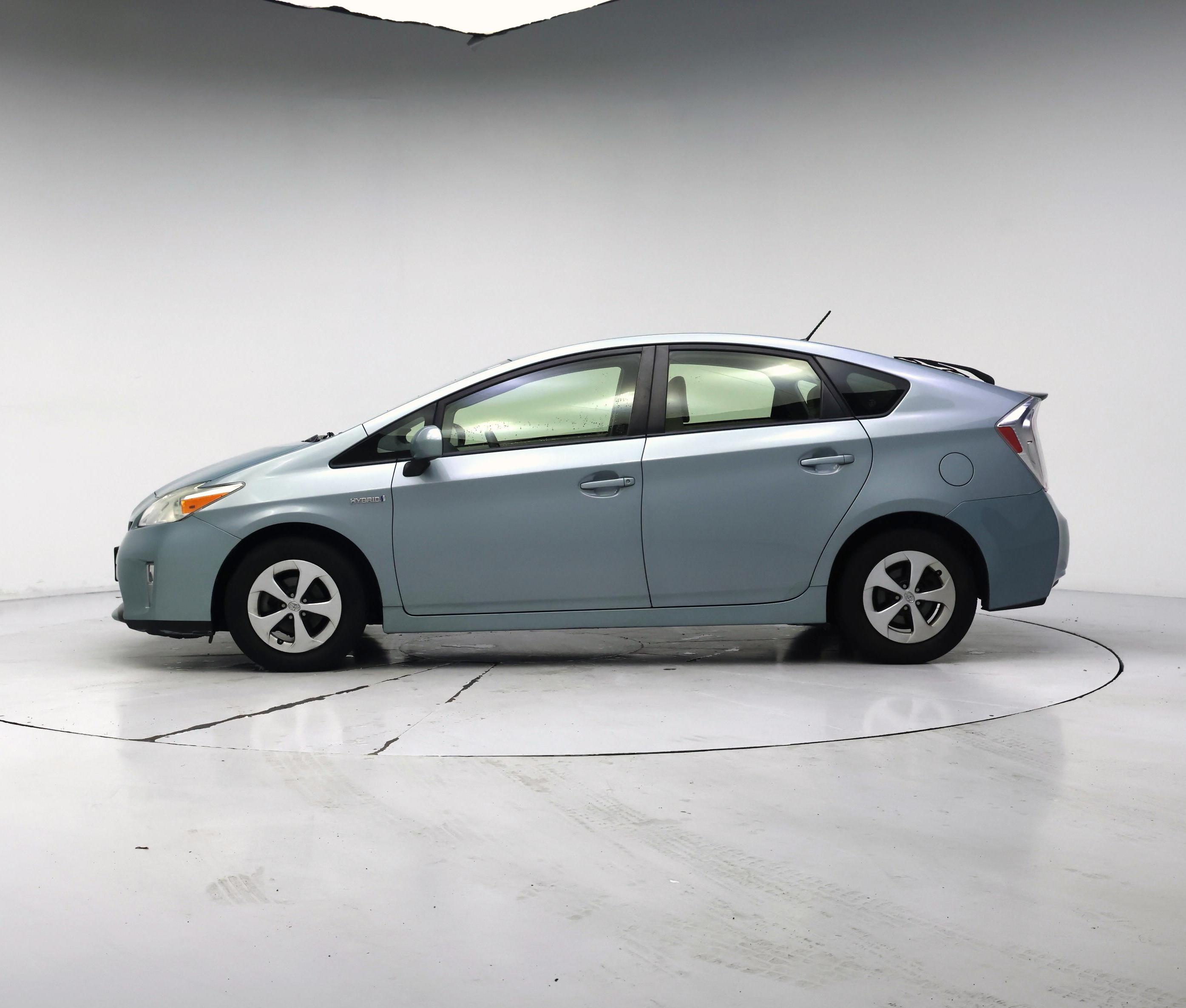 Thumbnail: 2015 Toyota Prius - 3