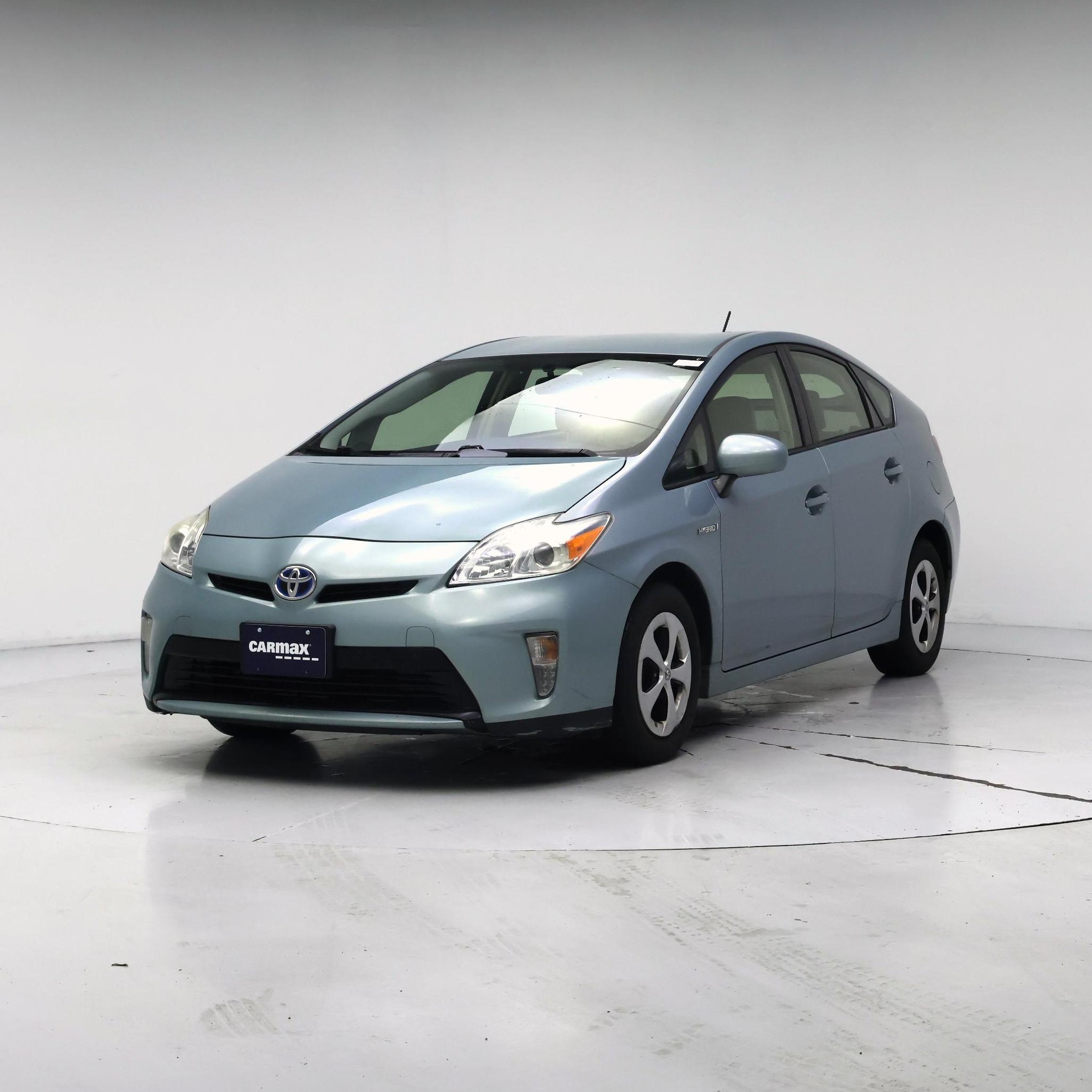 Thumbnail: 2015 Toyota Prius - 4