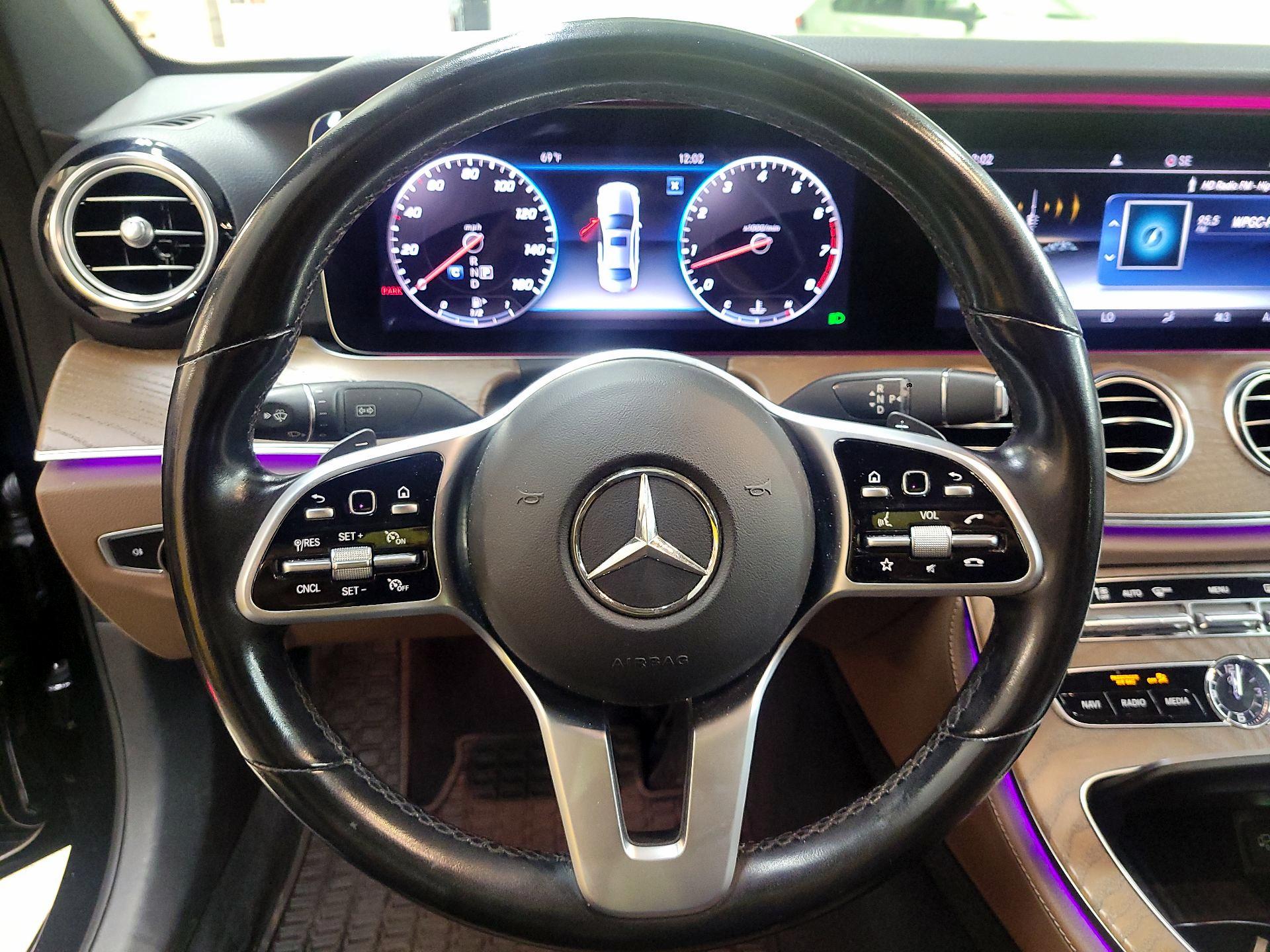 Thumbnail: 2020 Mercedes-Benz E-Class - 10