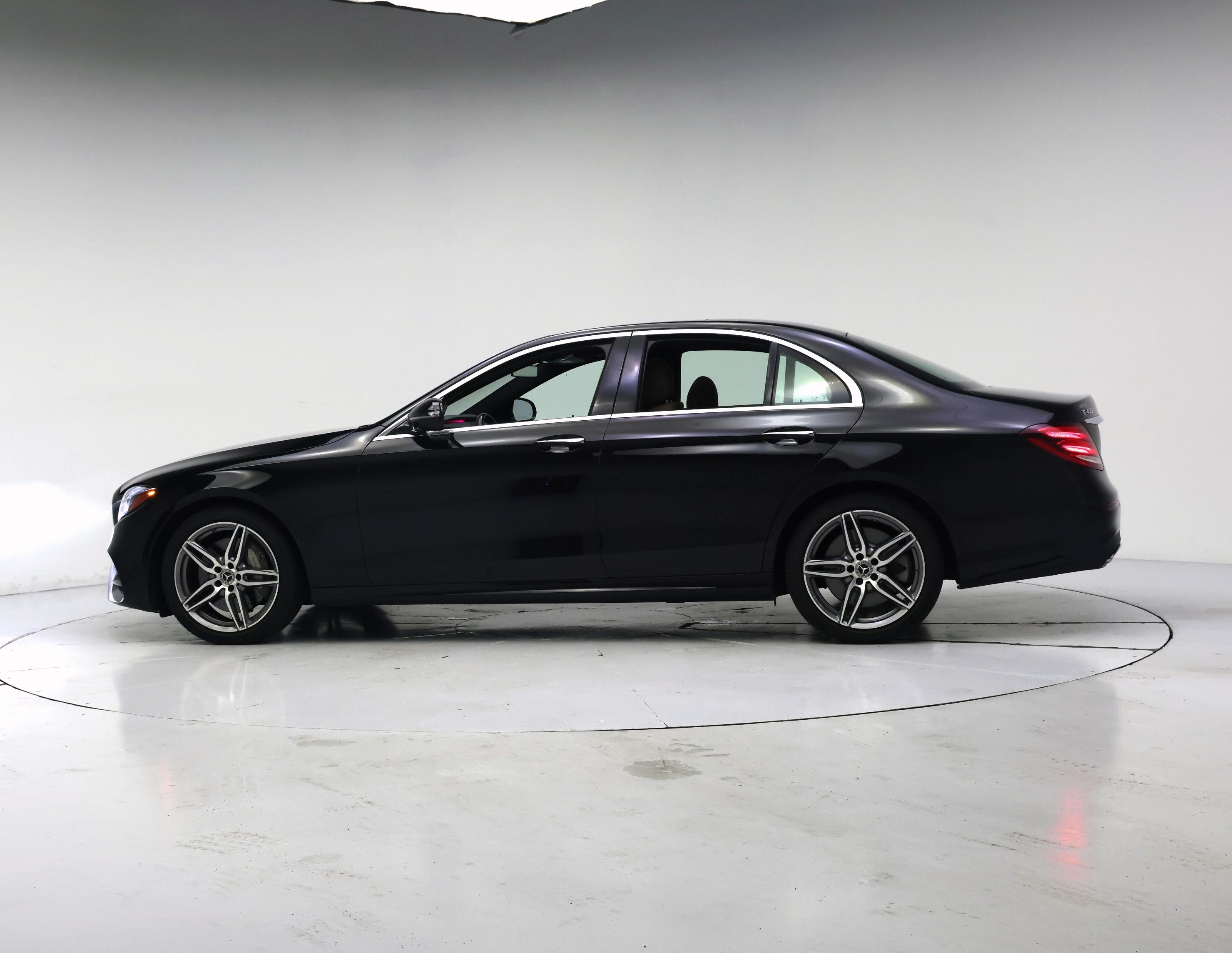 Thumbnail: 2020 Mercedes-Benz E-Class - 3