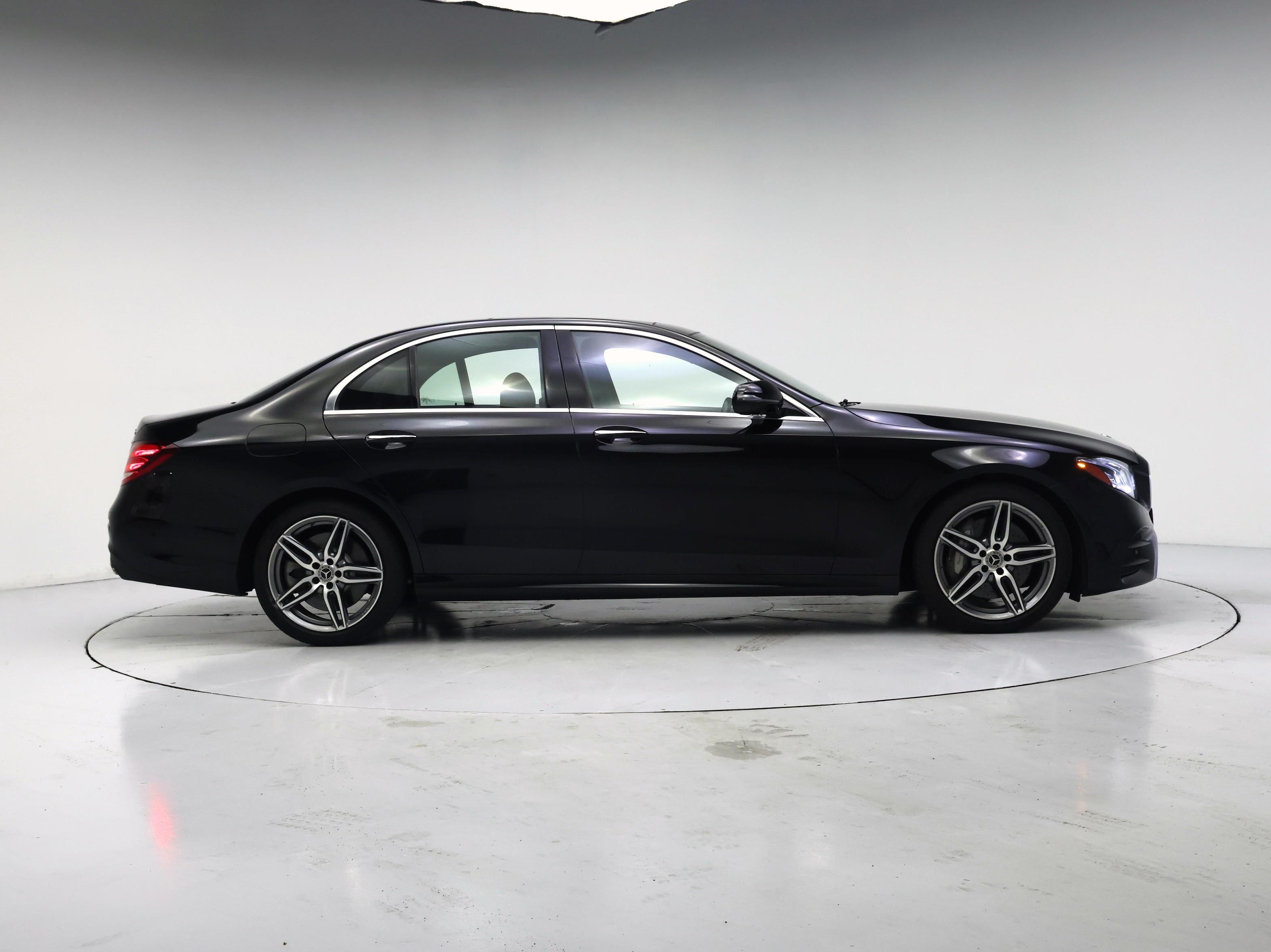 Thumbnail: 2020 Mercedes-Benz E-Class - 7