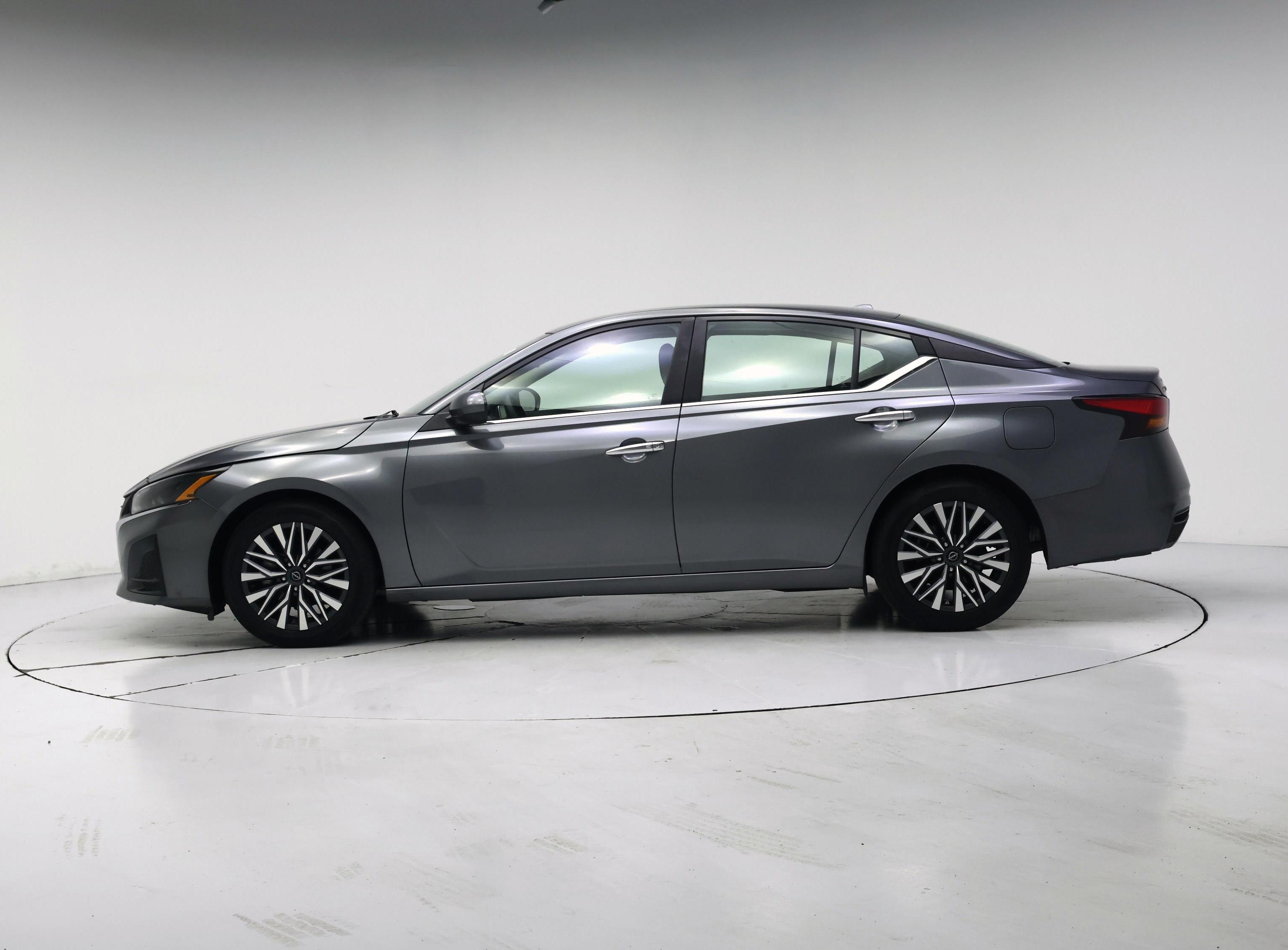 Thumbnail: 2023 Nissan Altima - 3