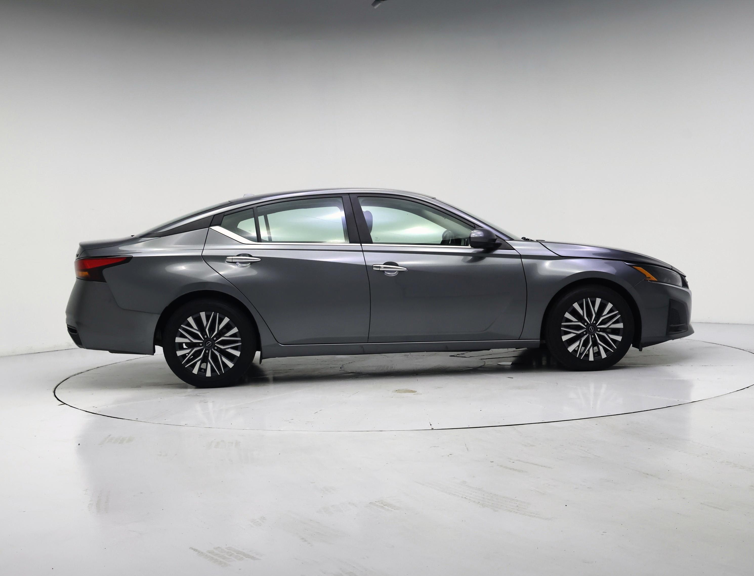 Thumbnail: 2023 Nissan Altima - 7