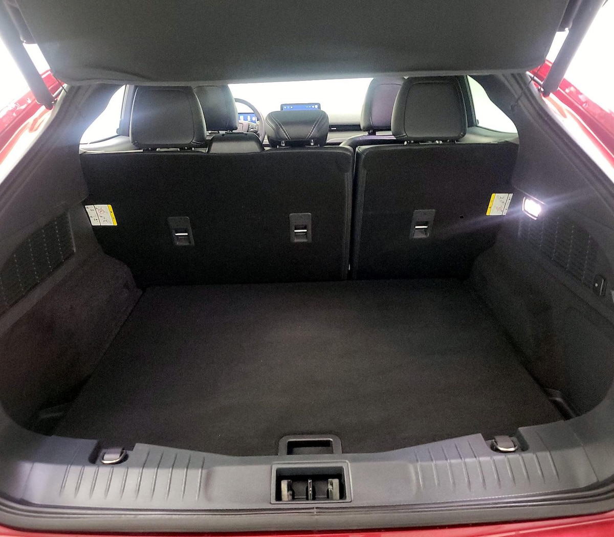 Trunk/Cargo (Seats Up)