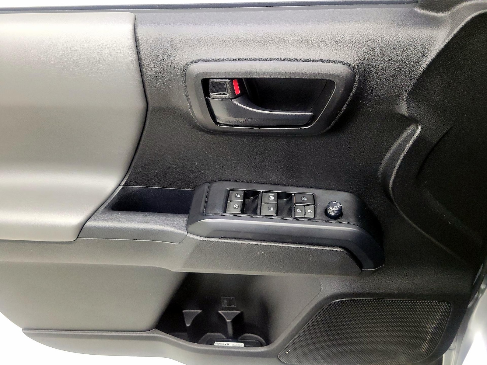 2023 Toyota Tacoma SR - Photo 13