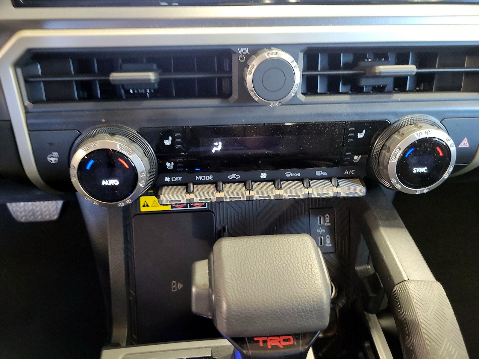 2025 Toyota Tacoma TRD Off Road - Photo 18