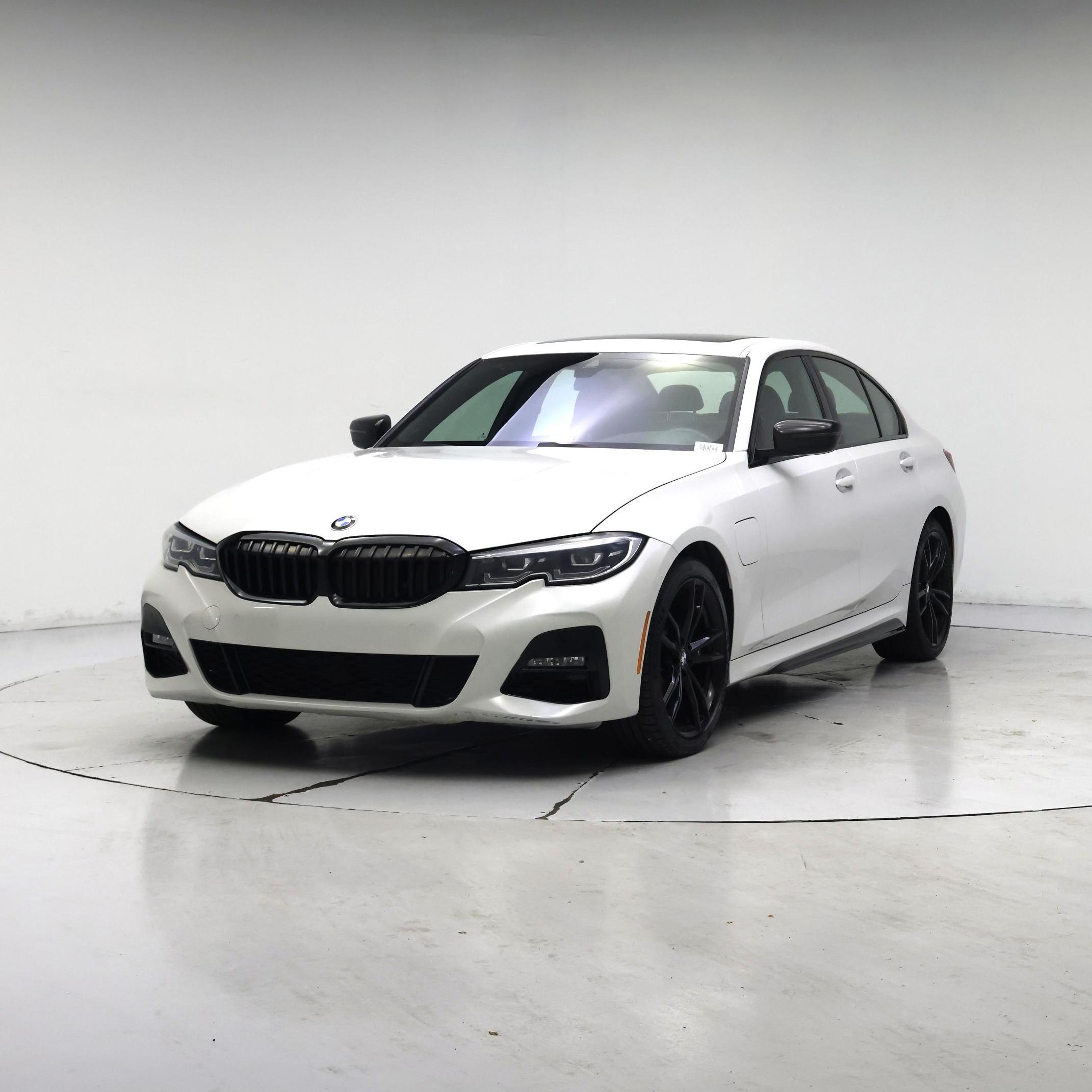 Thumbnail: 2021 BMW 3 Series - 4