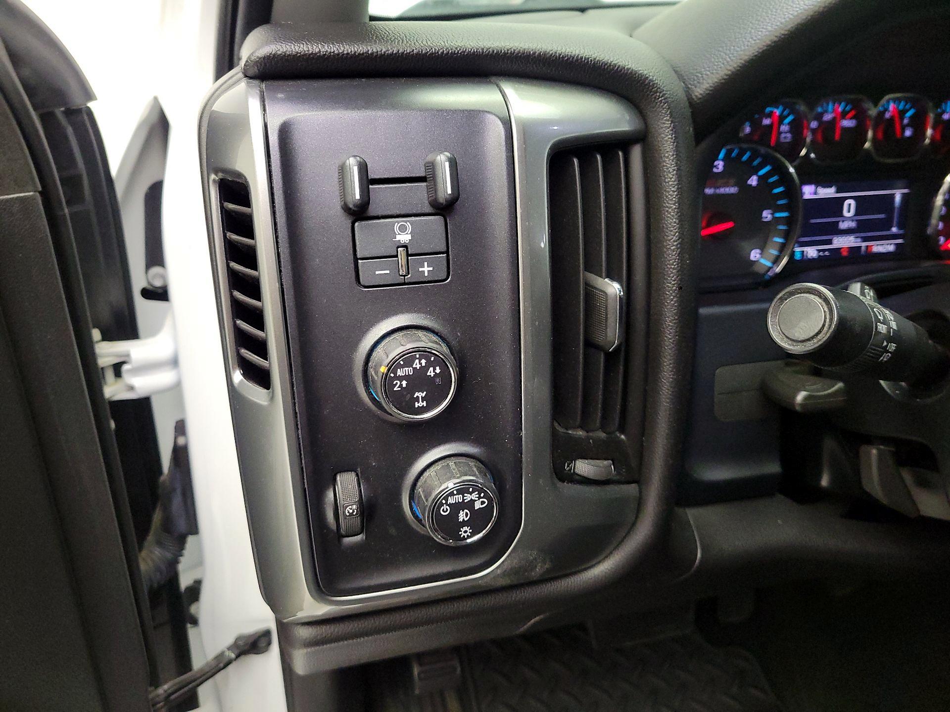 Thumbnail: 2016 Chevrolet Silverado 1500 - 13