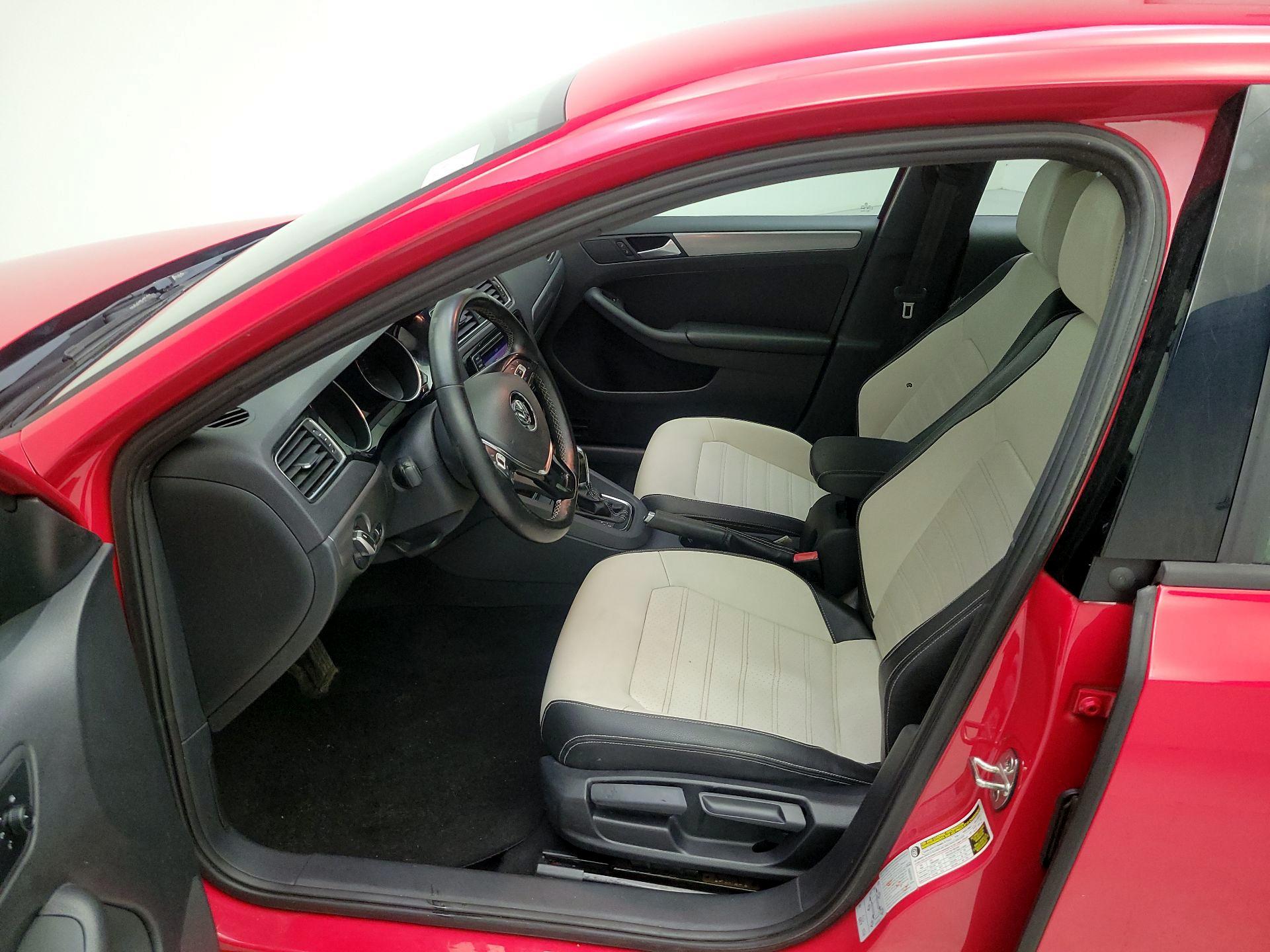 Thumbnail: 2017 Volkswagen Jetta - 11