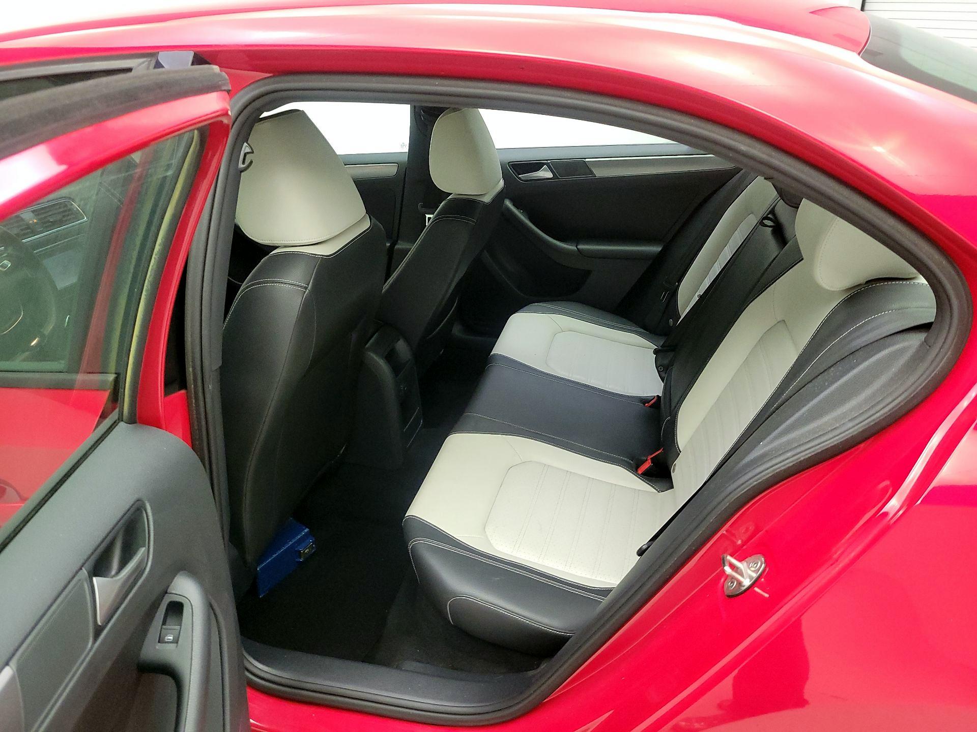 Thumbnail: 2017 Volkswagen Jetta - 20