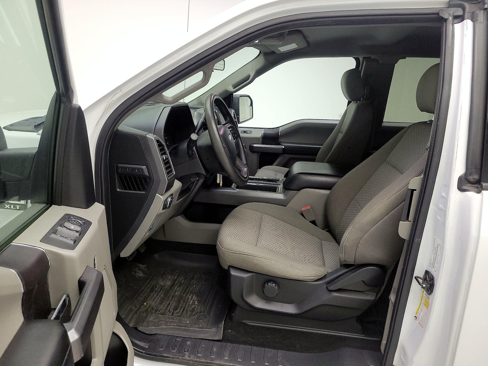 2019 Ford F-150 XLT - Photo 12