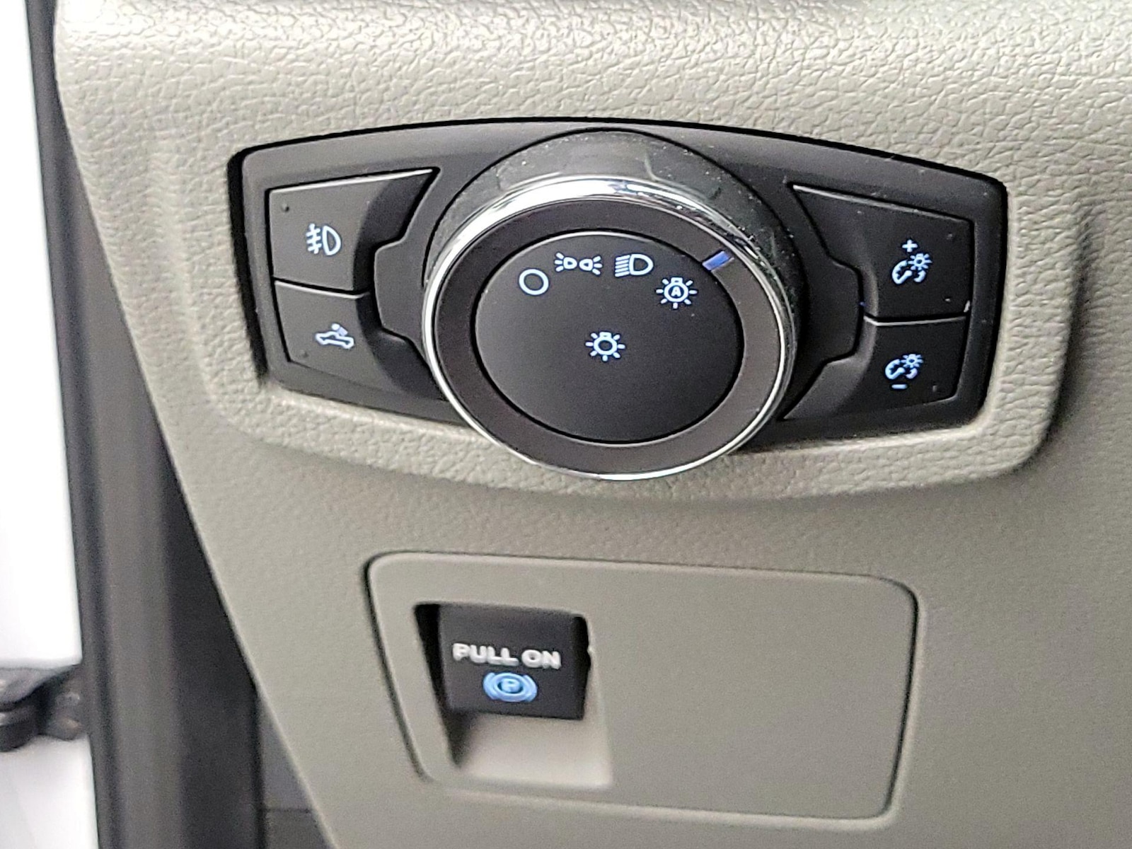 2019 Ford F-150 XLT - Photo 14