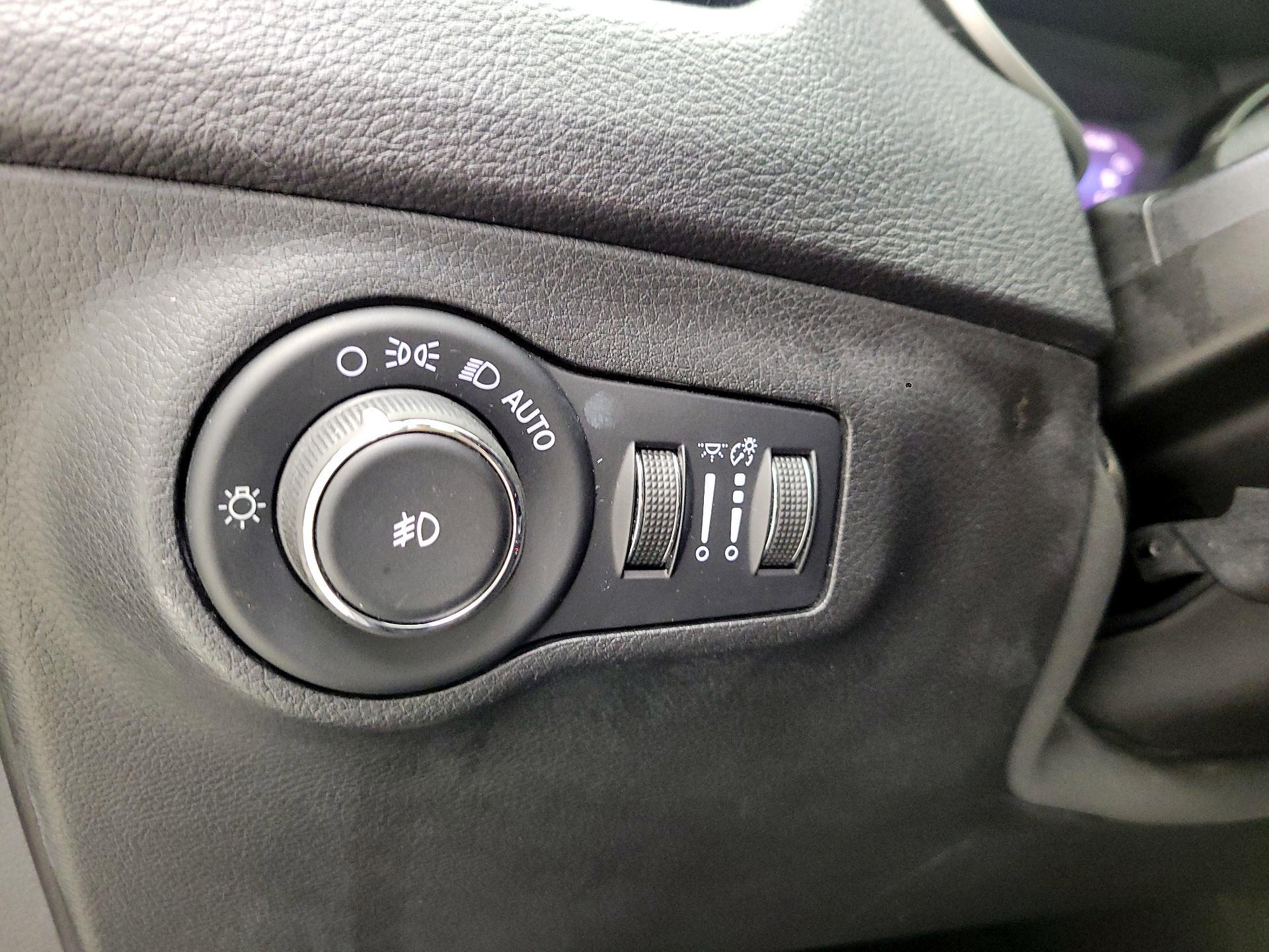 Thumbnail: 2017 Jeep Compass - 13