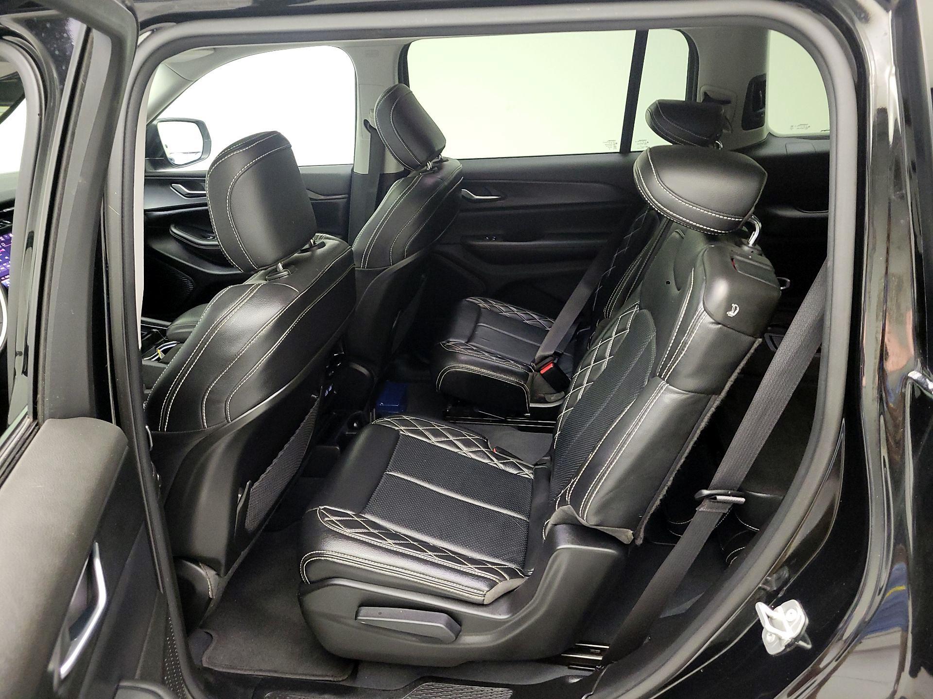 Thumbnail: 2023 Jeep Grand Cherokee L - 20