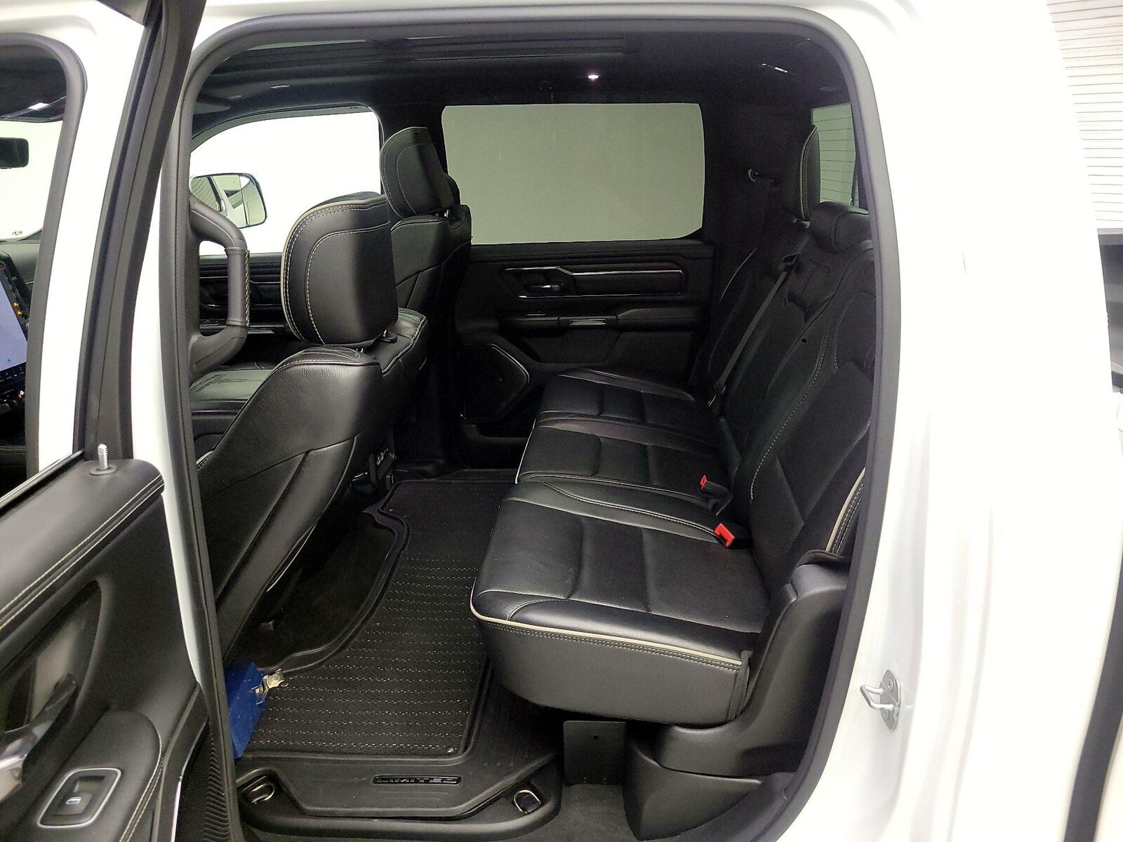 Rear A/C Seat(s)
