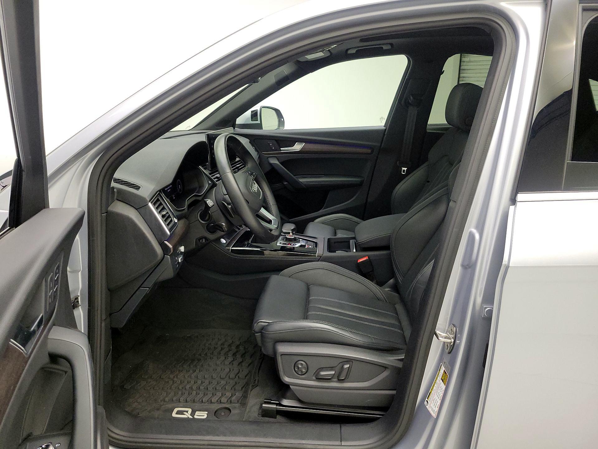 Thumbnail: 2023 Audi Q5 - 11