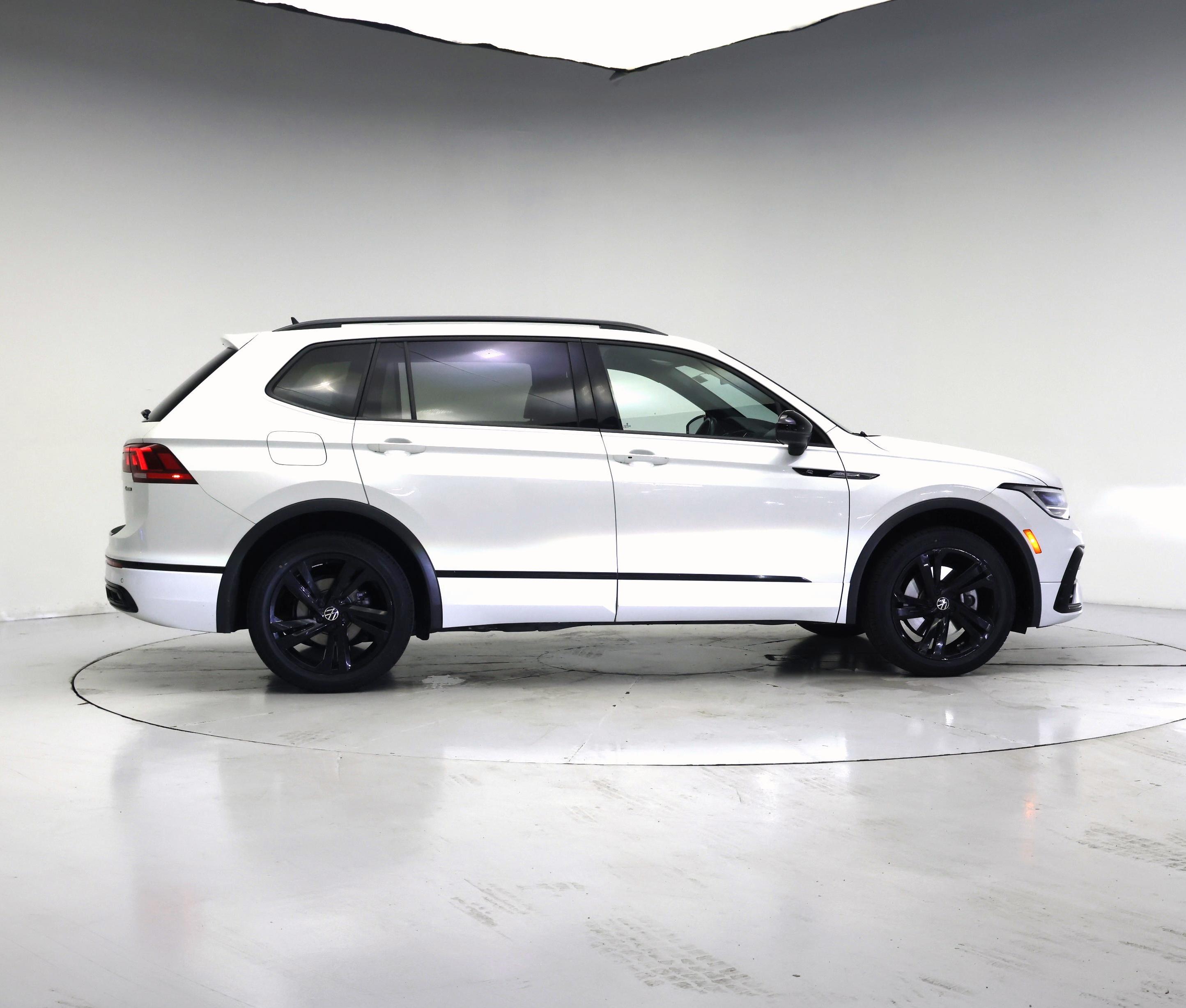 Thumbnail: 2024 Volkswagen Tiguan - 7
