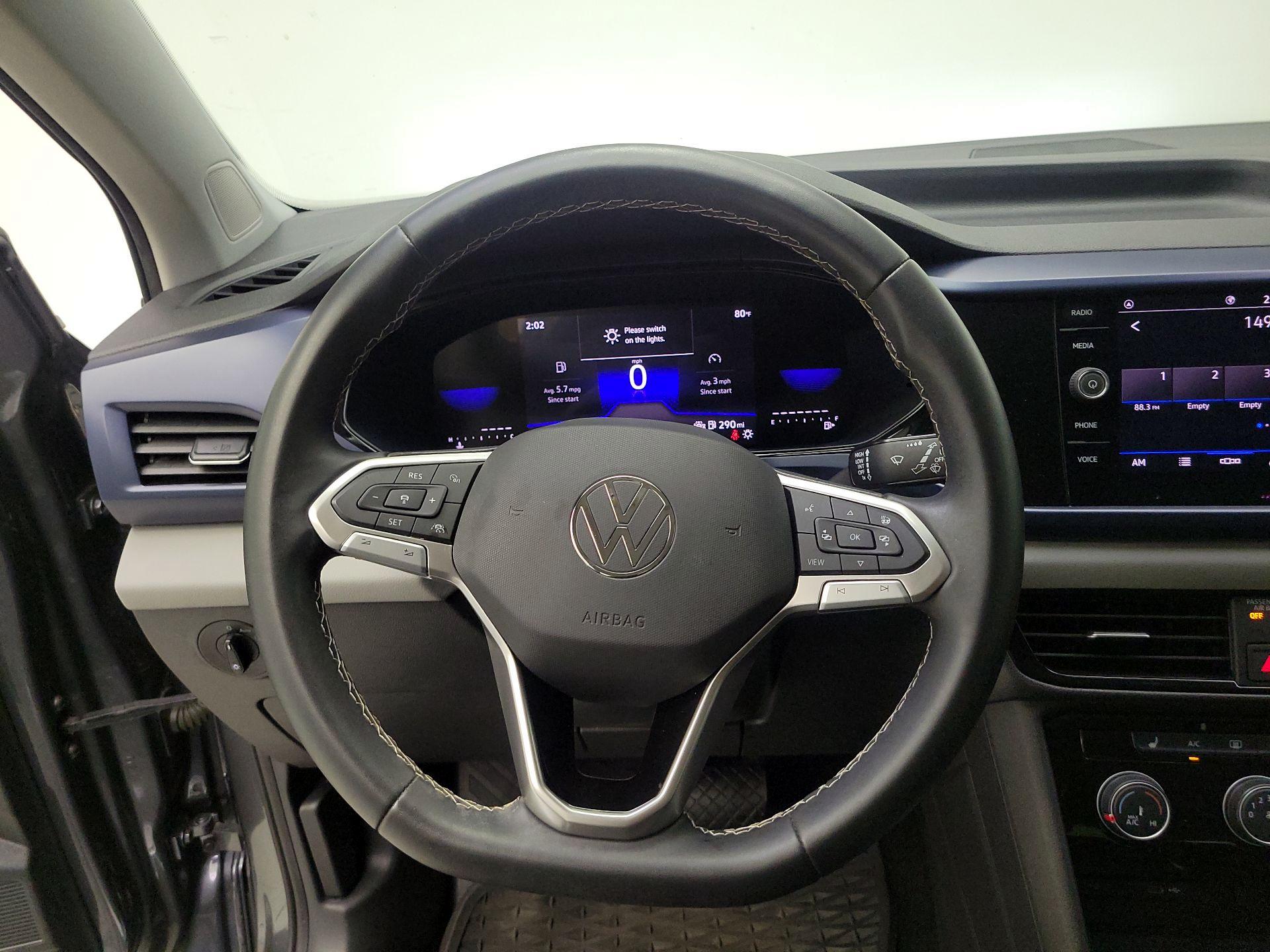Thumbnail: 2023 Volkswagen Taos - 10